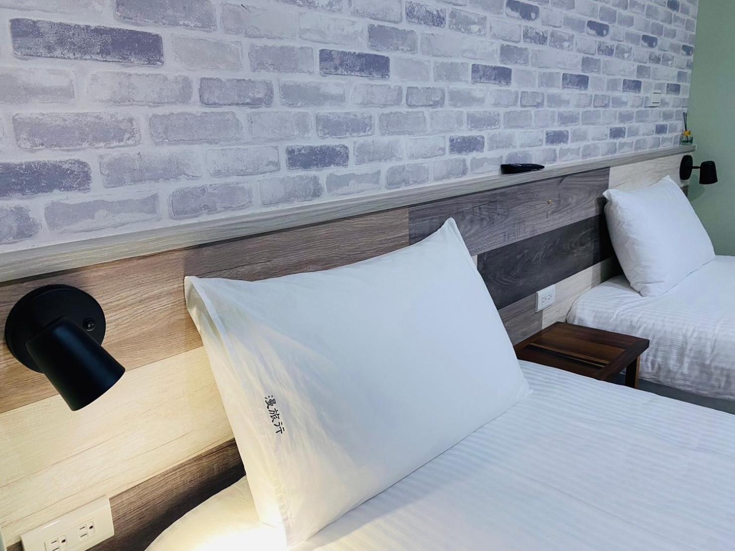 Twin Room with Private Bathroom photo 1
