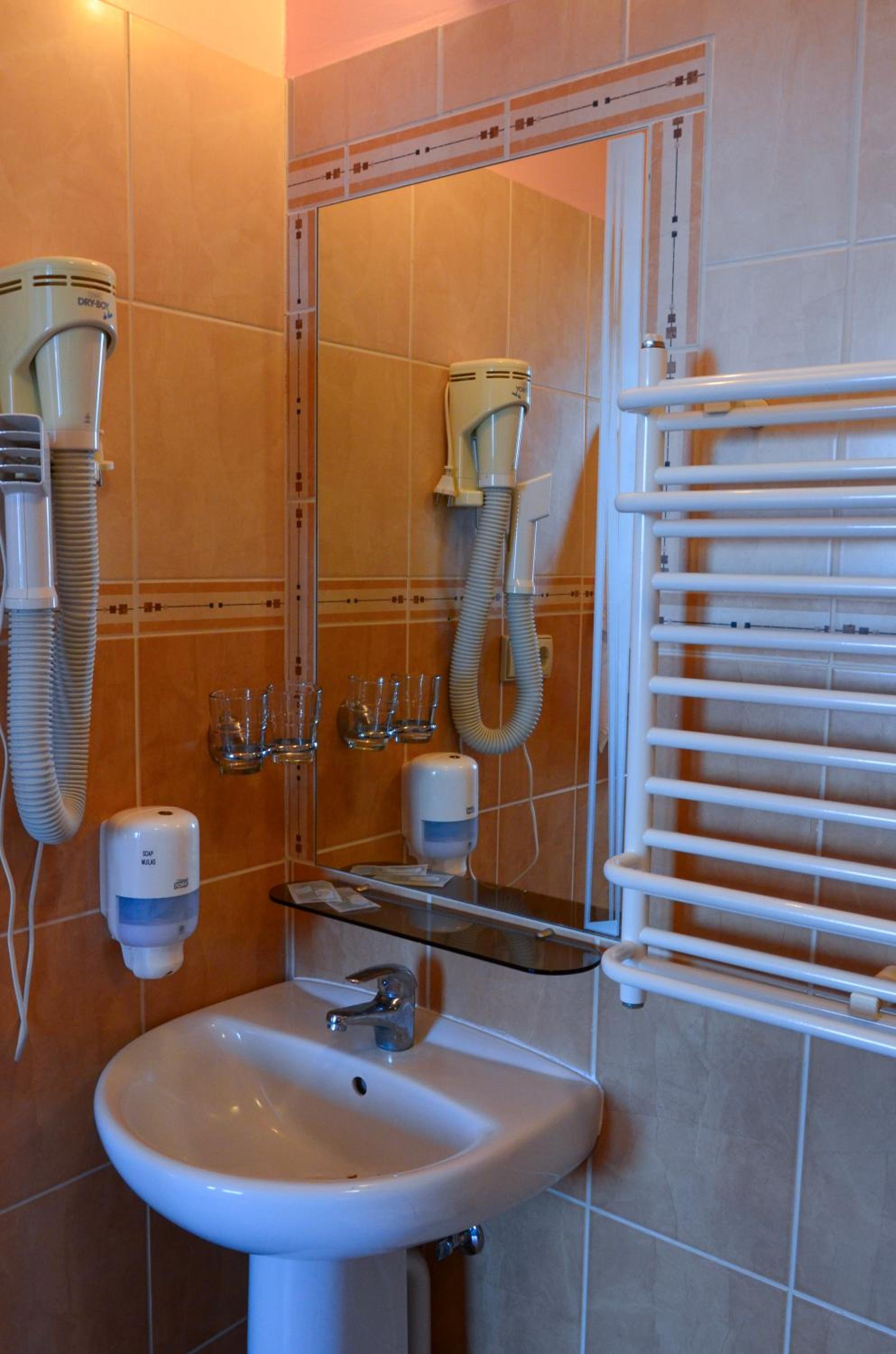 Suite - Photo 14