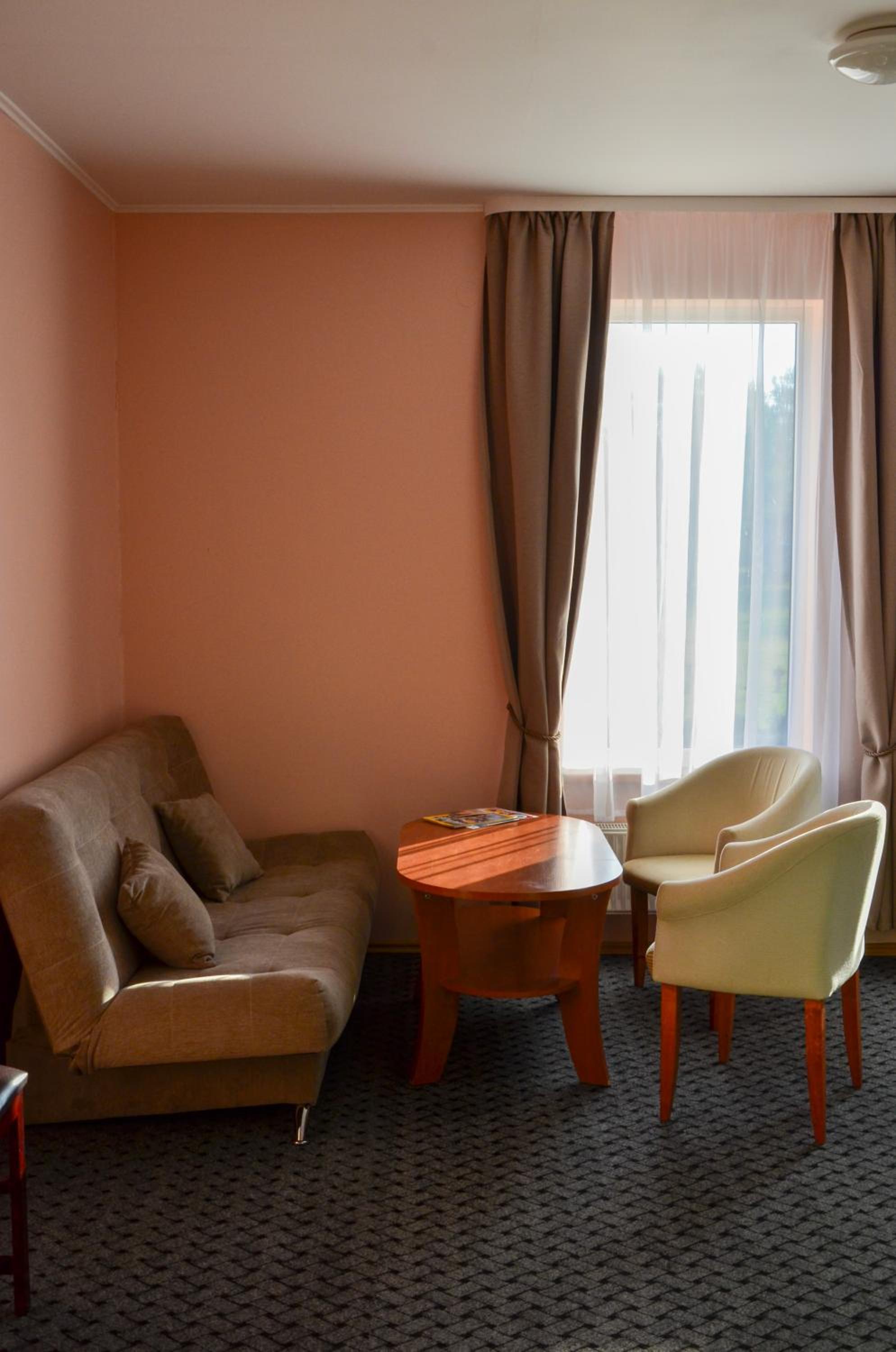 One-Bedroom Apartment - Photo 13
