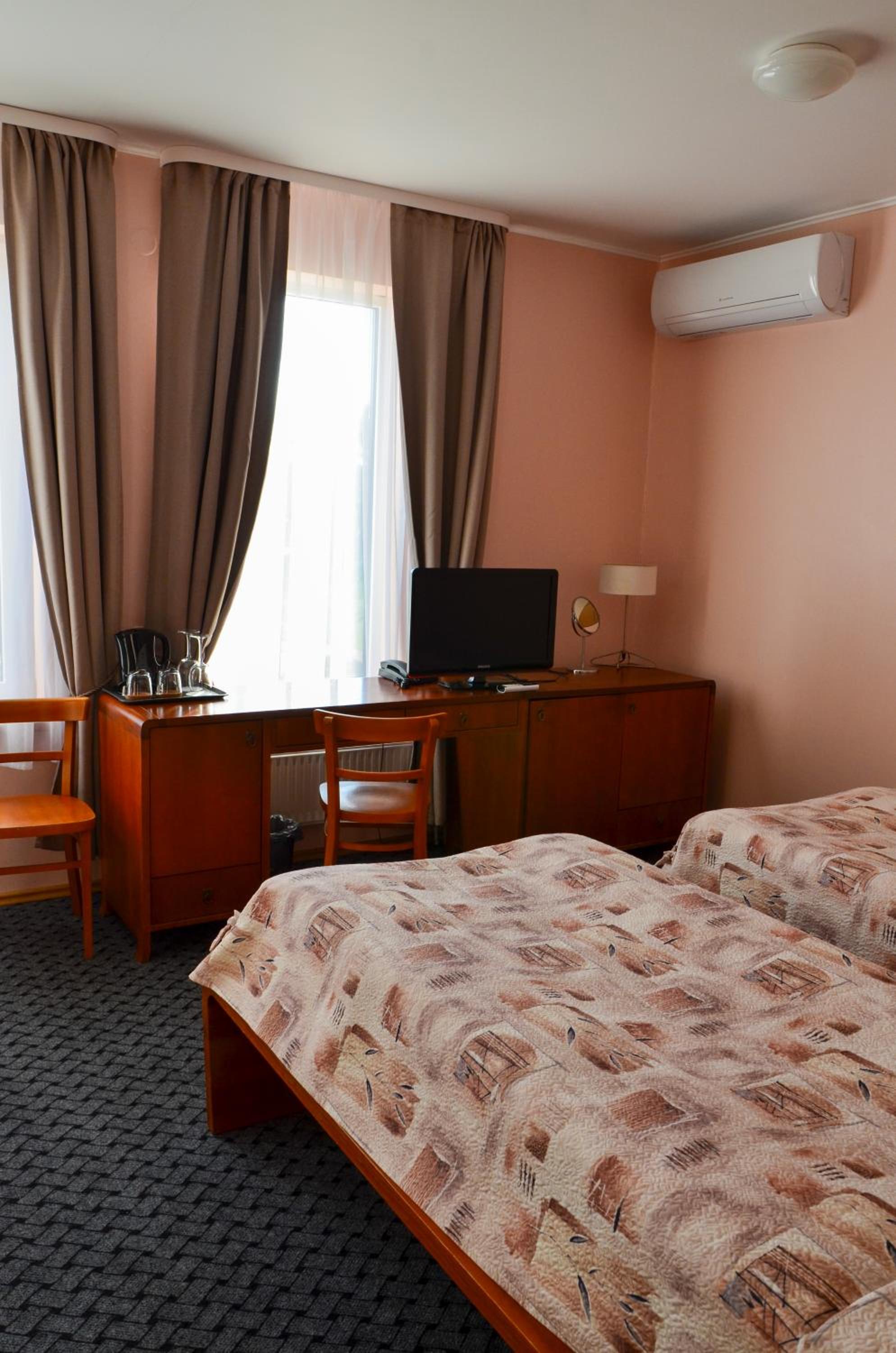 One-Bedroom Apartment - Photo 16