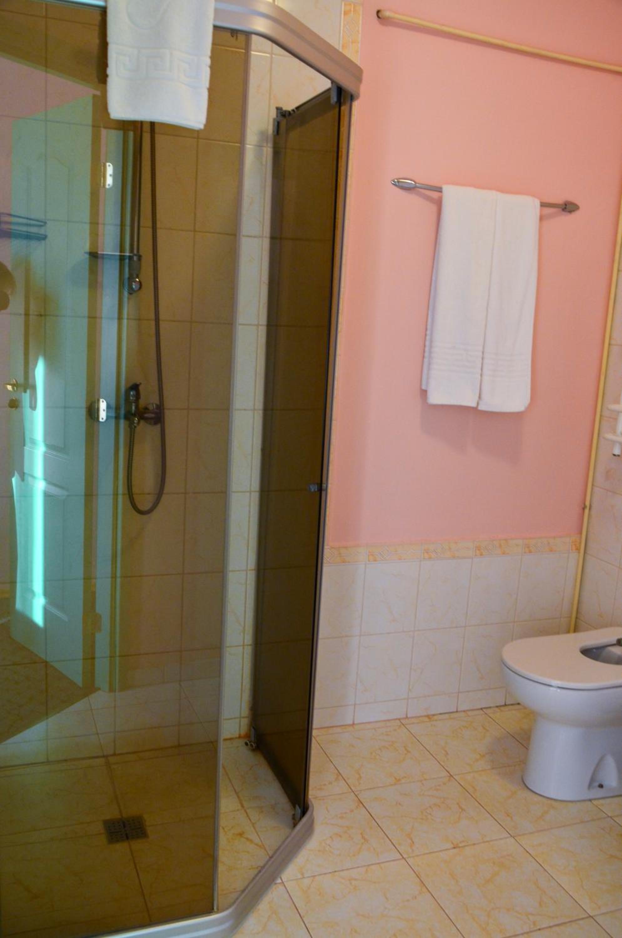One-Bedroom Apartment - Photo 7