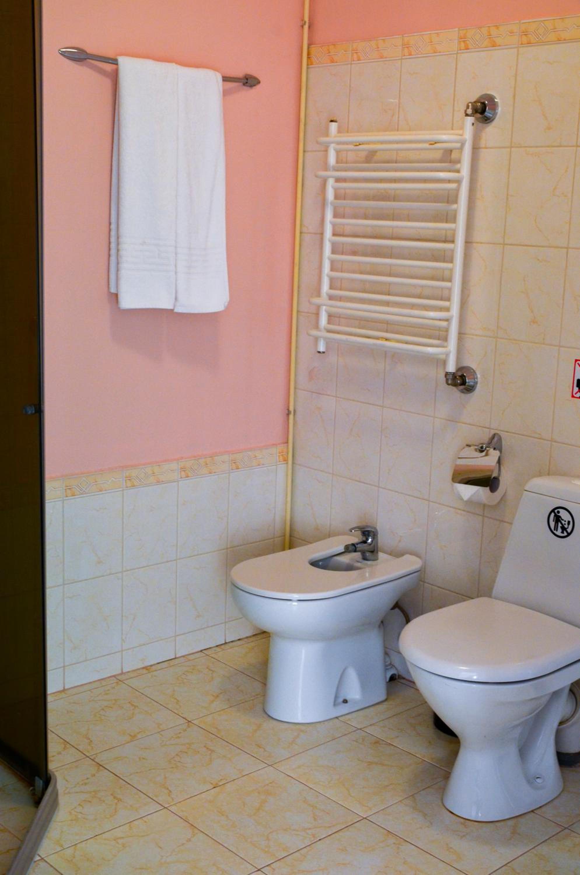 One-Bedroom Apartment - Photo 4