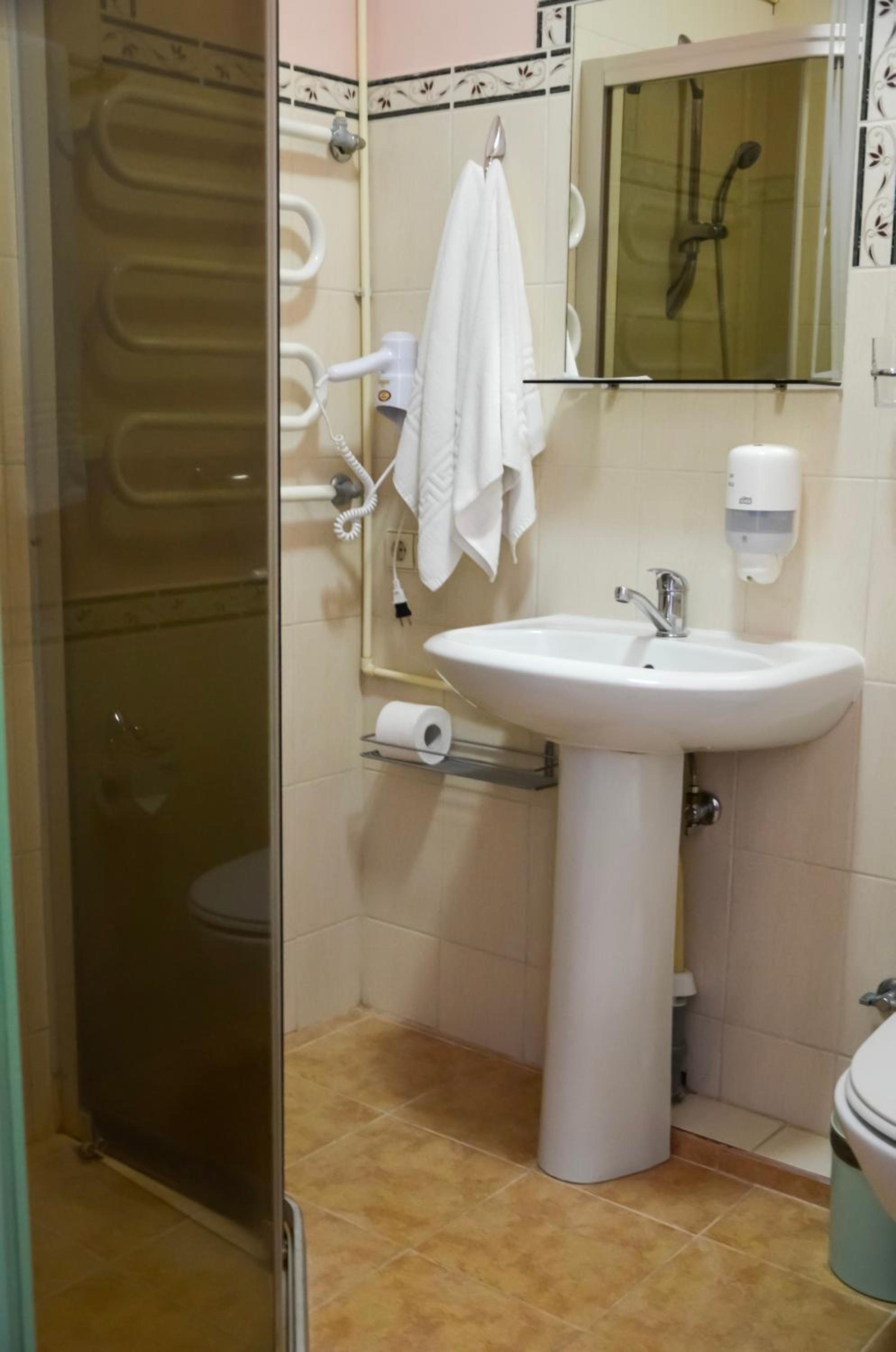 Standard Double Room - Photo 3