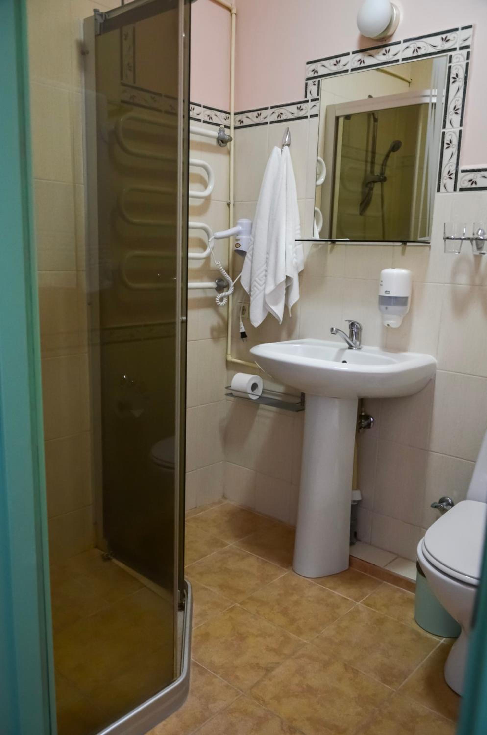 Standard Double Room - Photo 4