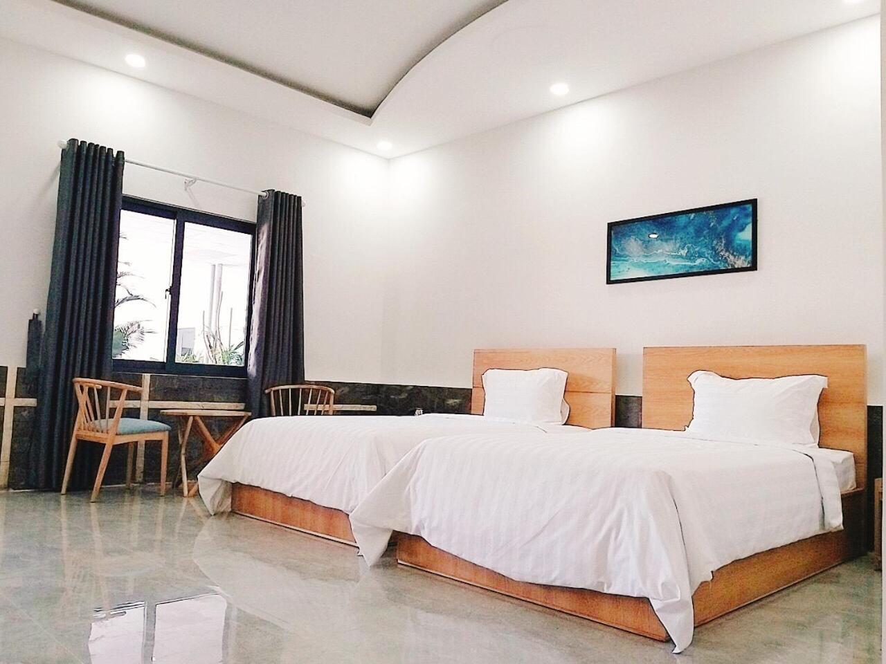 Twin Room with Pool View - Photo 5