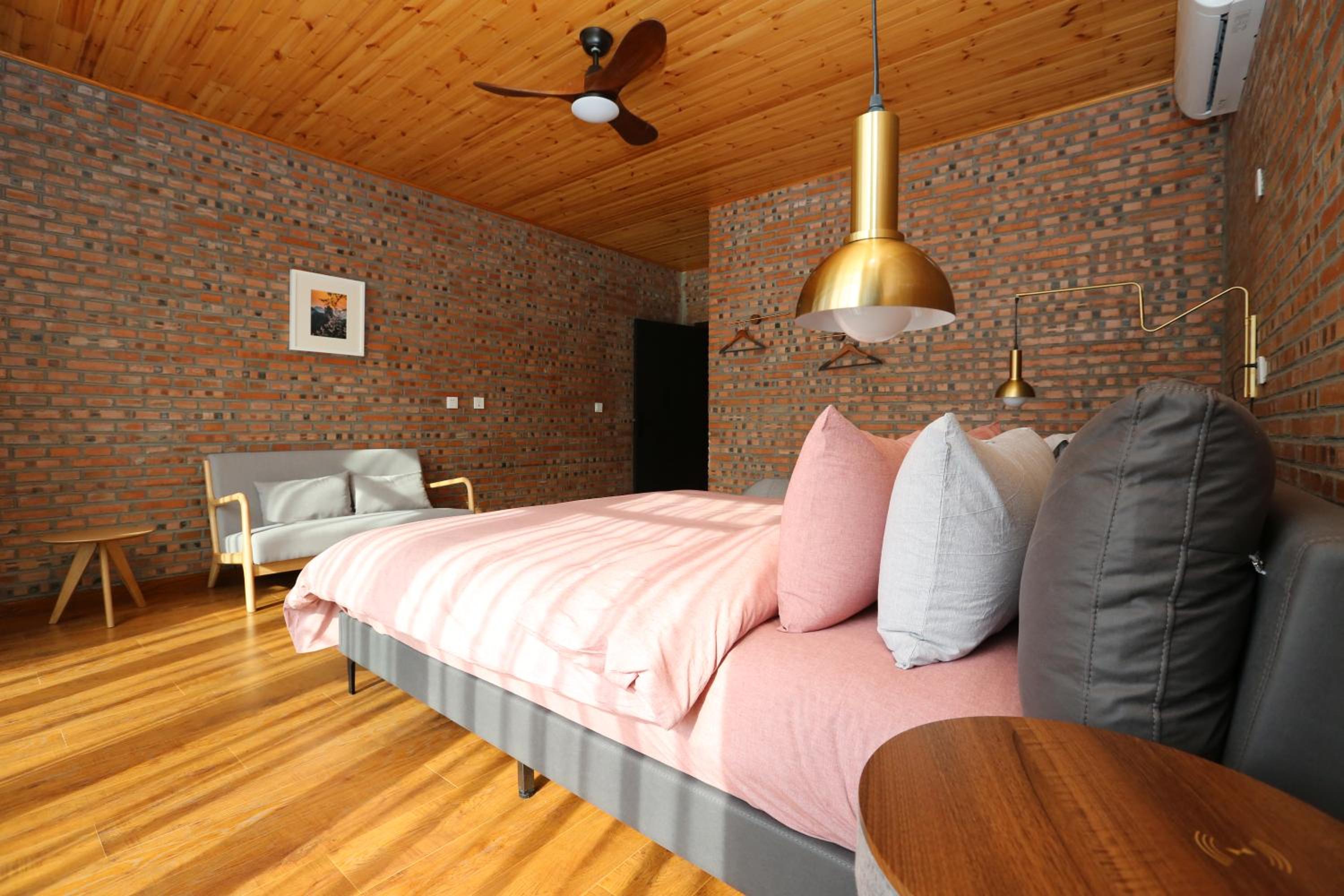 Deluxe Double Room with Balcony photo 2