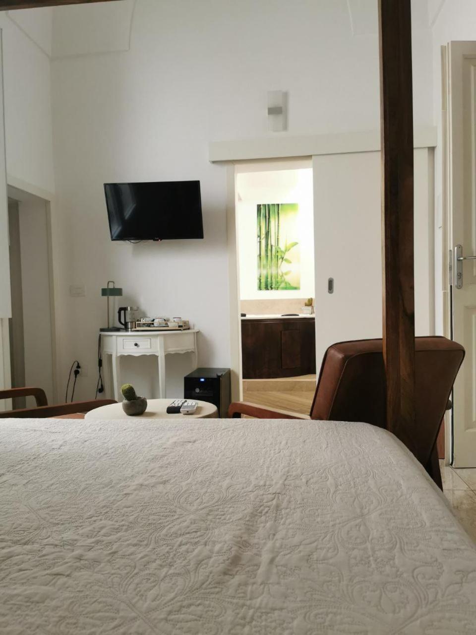 Double Room with Spa Bath photo 1