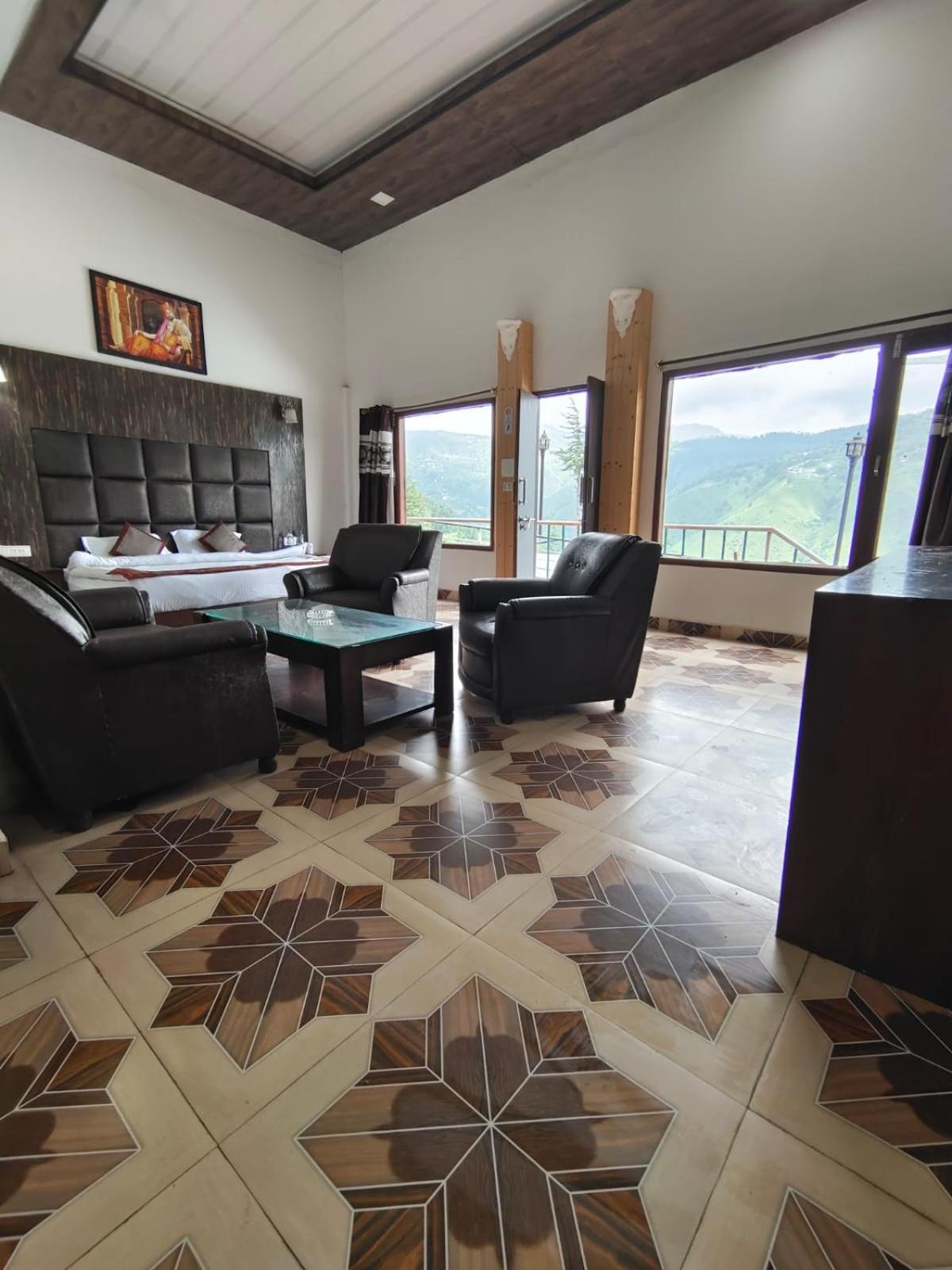 Superior King Room photo 2