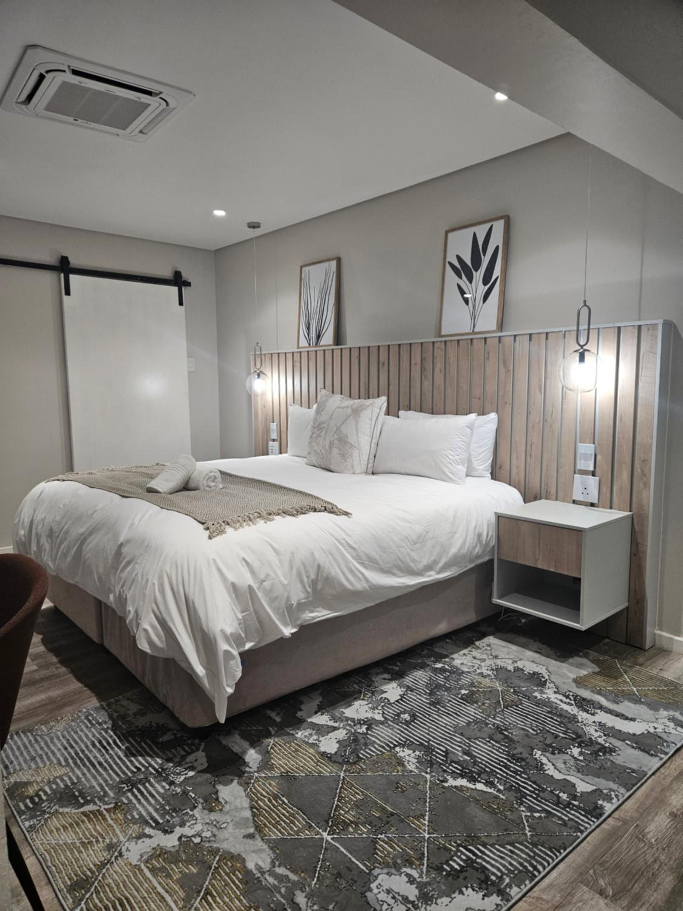 Deluxe King Room