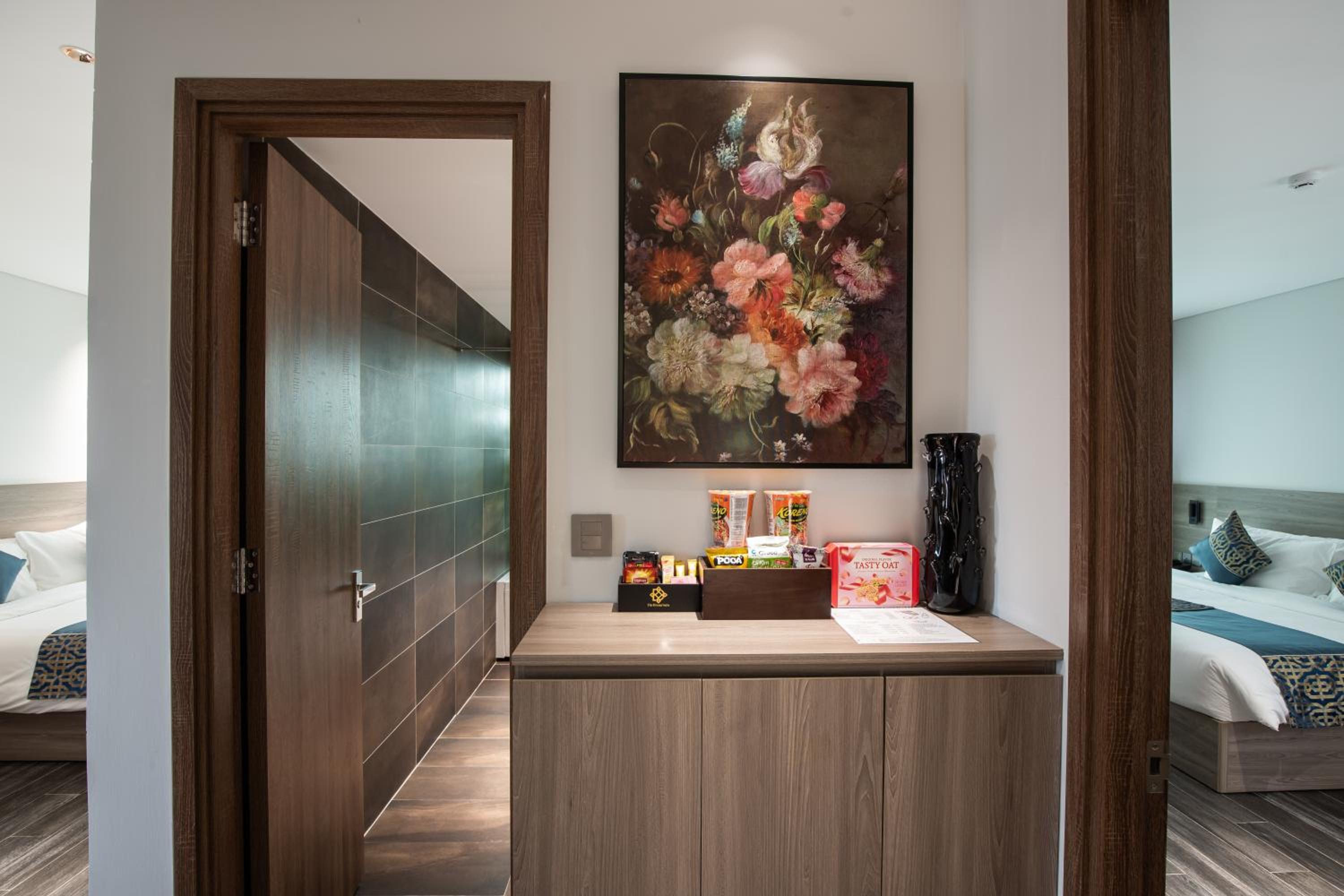 Two-Bedroom Suite - Photo 18