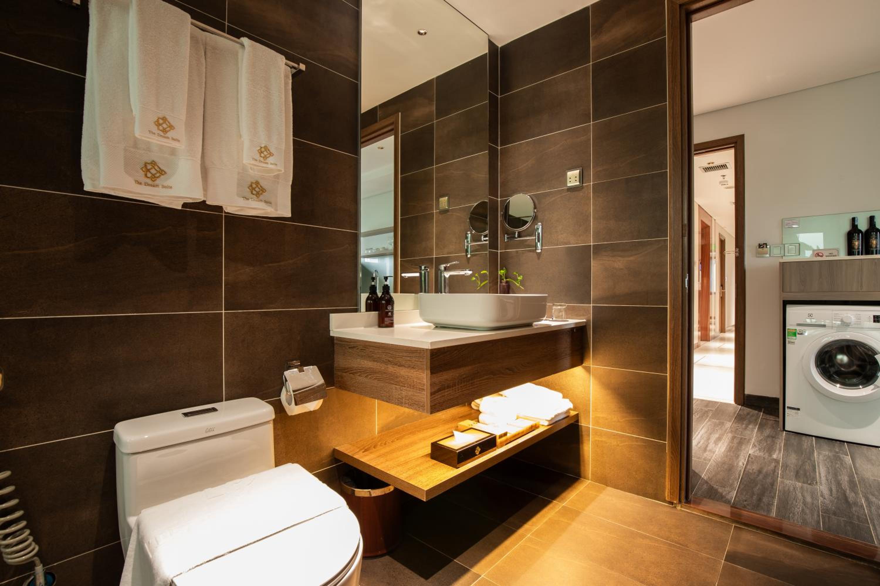 Two-Bedroom Suite - Photo 14