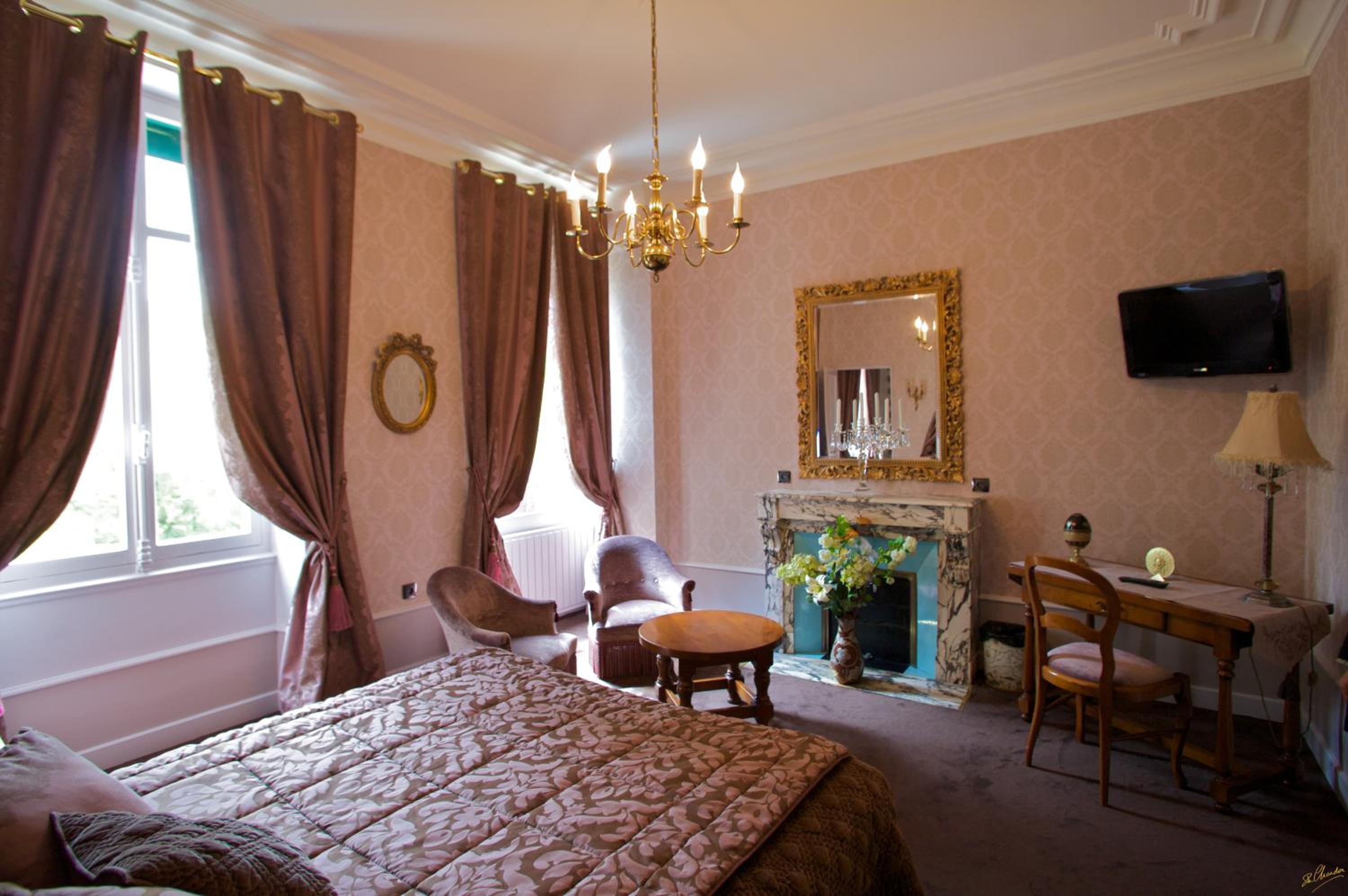 Large Double Room - Photo 3