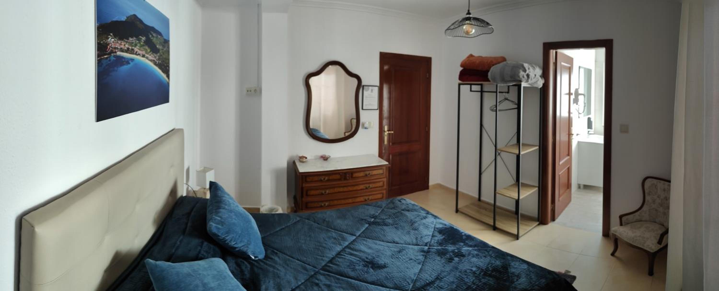 Double Room with Private Bathroom - Photo 8