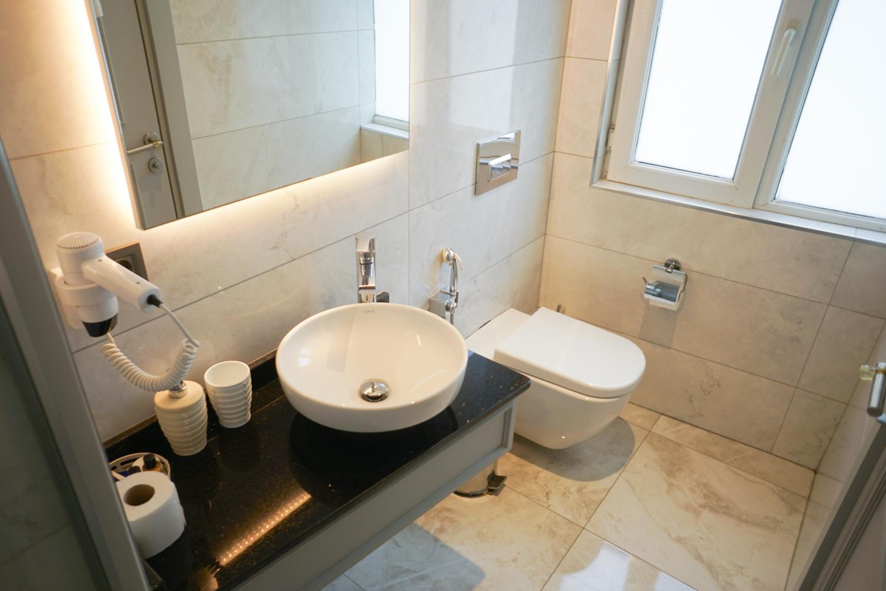 Superior Double Room with Balcony - Annex (No Elevator) photo 3