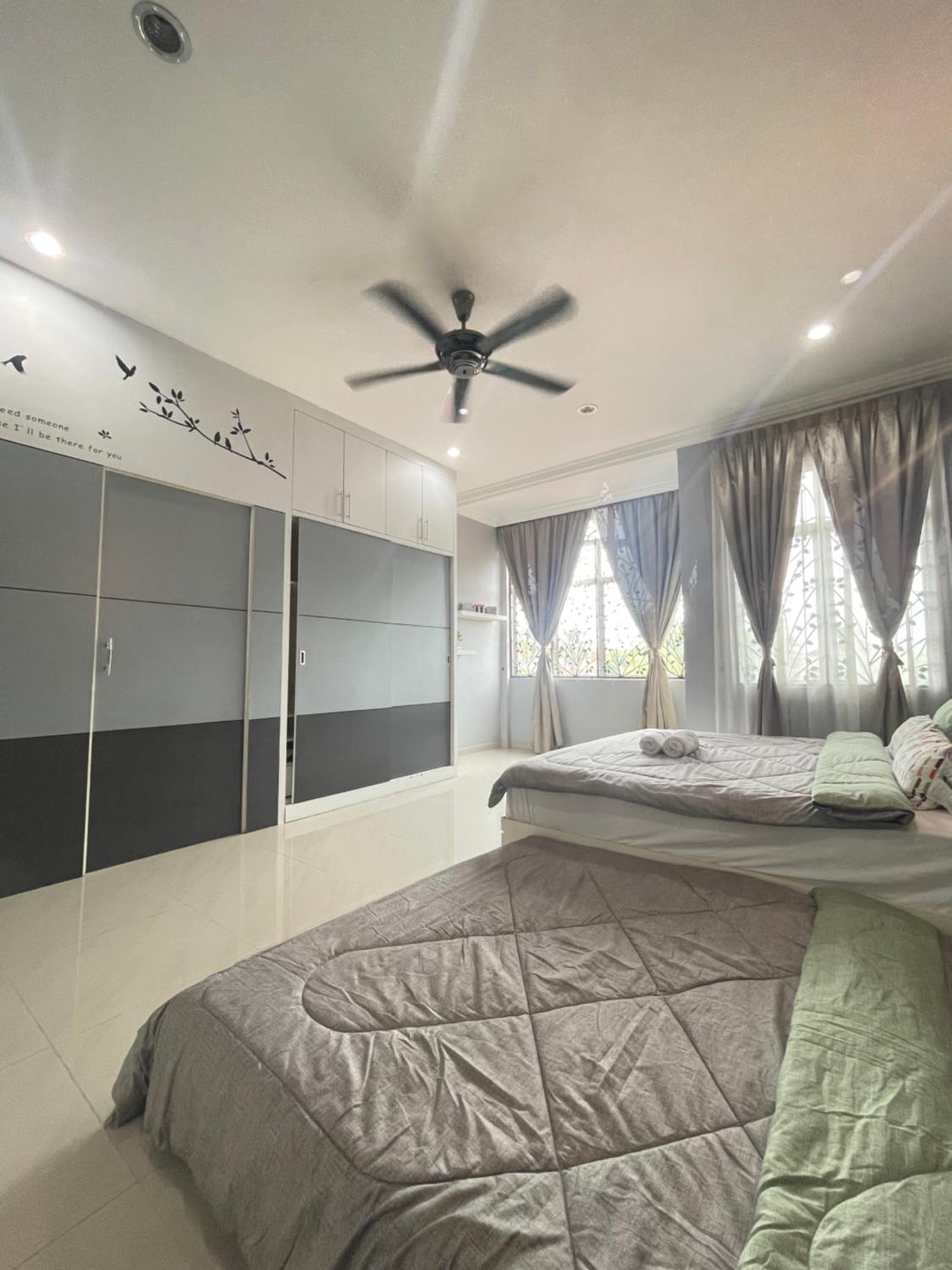 Four-Bedroom House photo 1