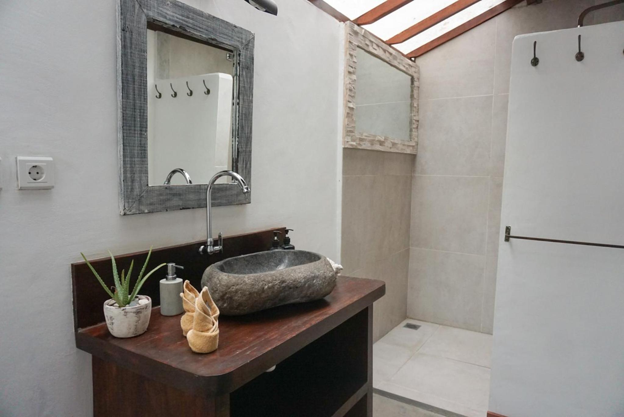 Villa with Private Pool - Photo 13