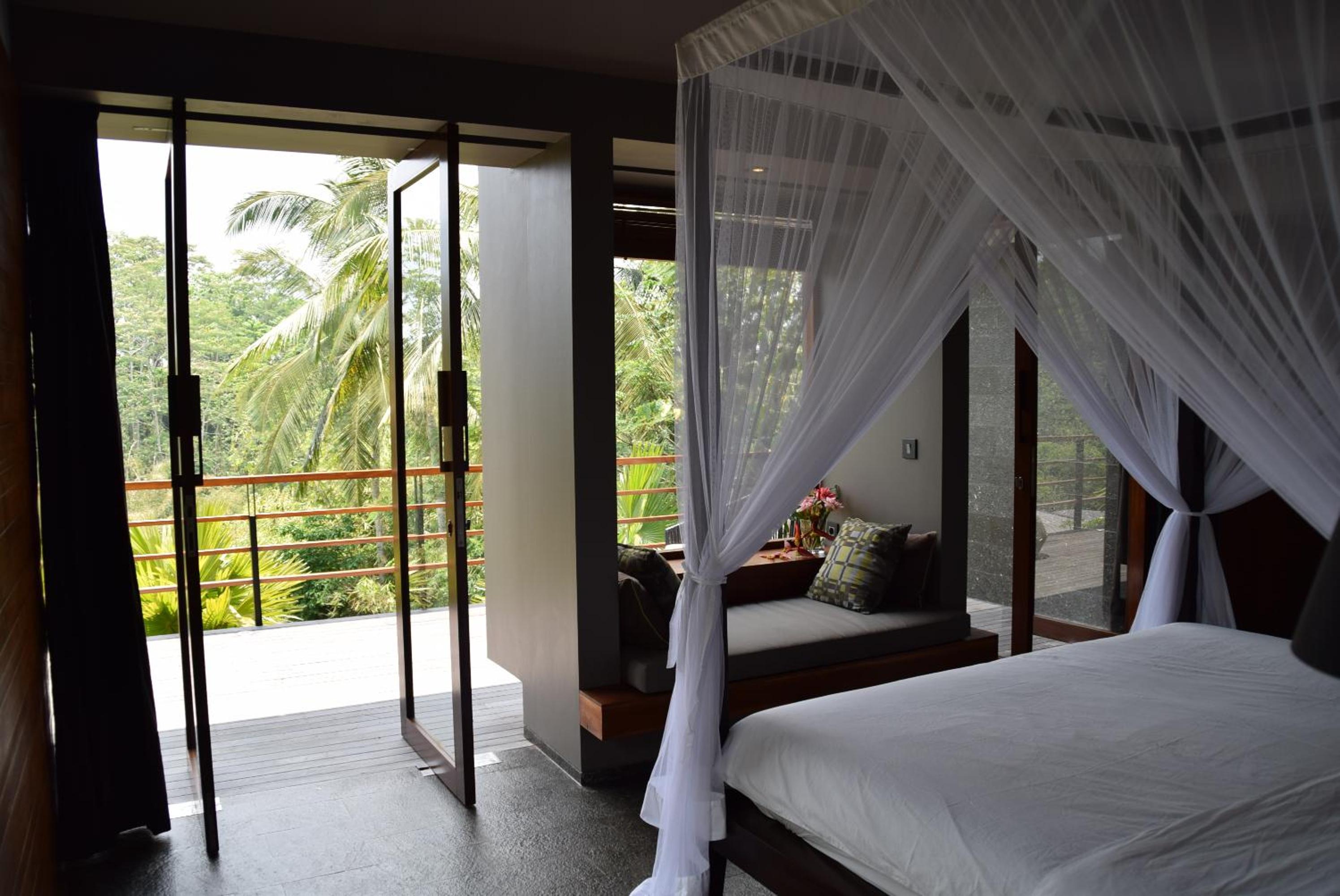 Villa photo 1
