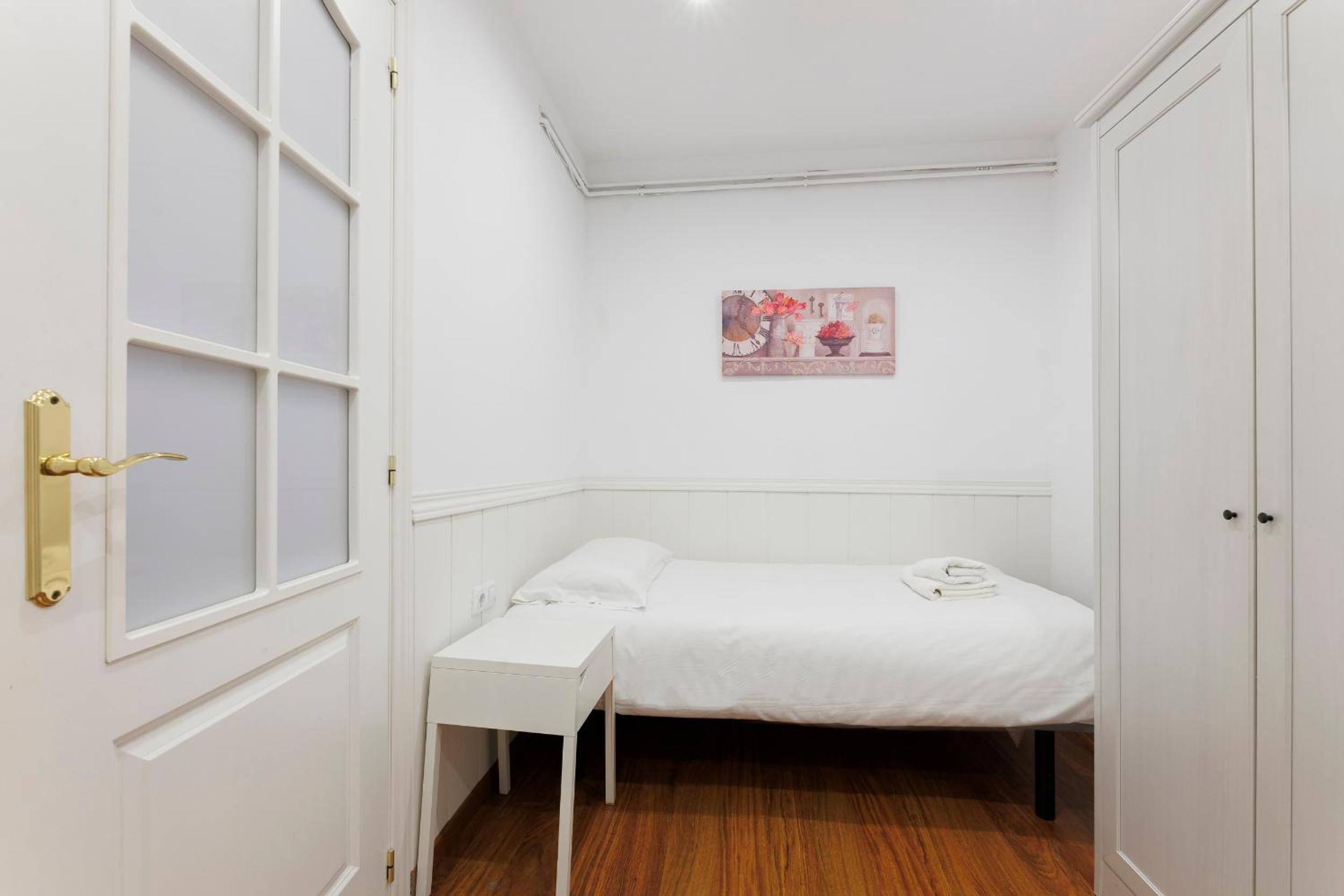 Apartment with Terrace photo 3