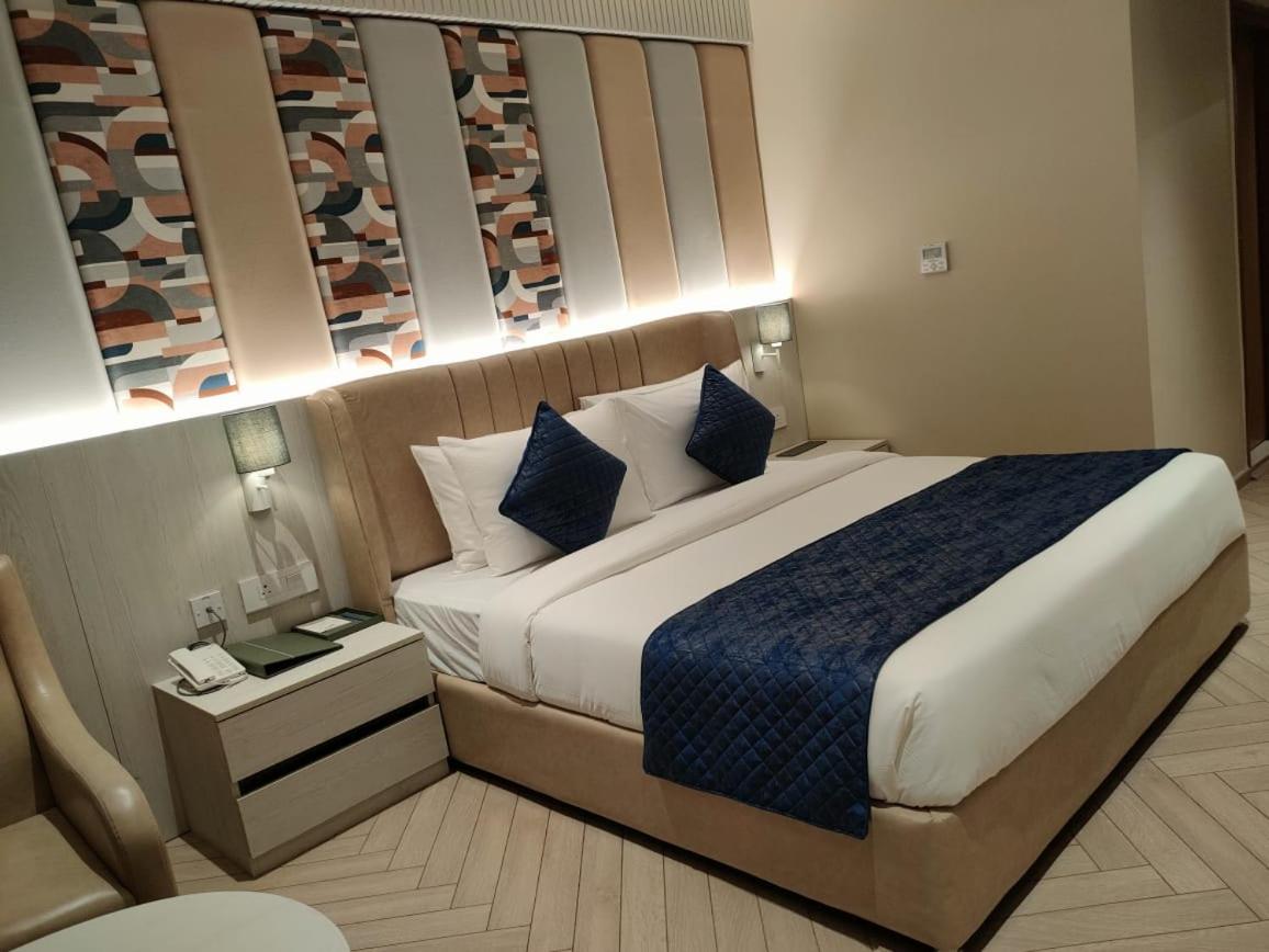 Superior King Room - Photo 6