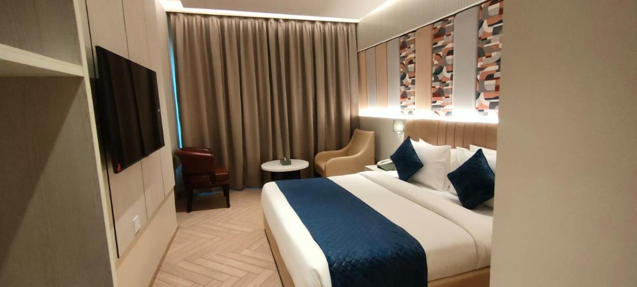 Superior King Room - Photo 1