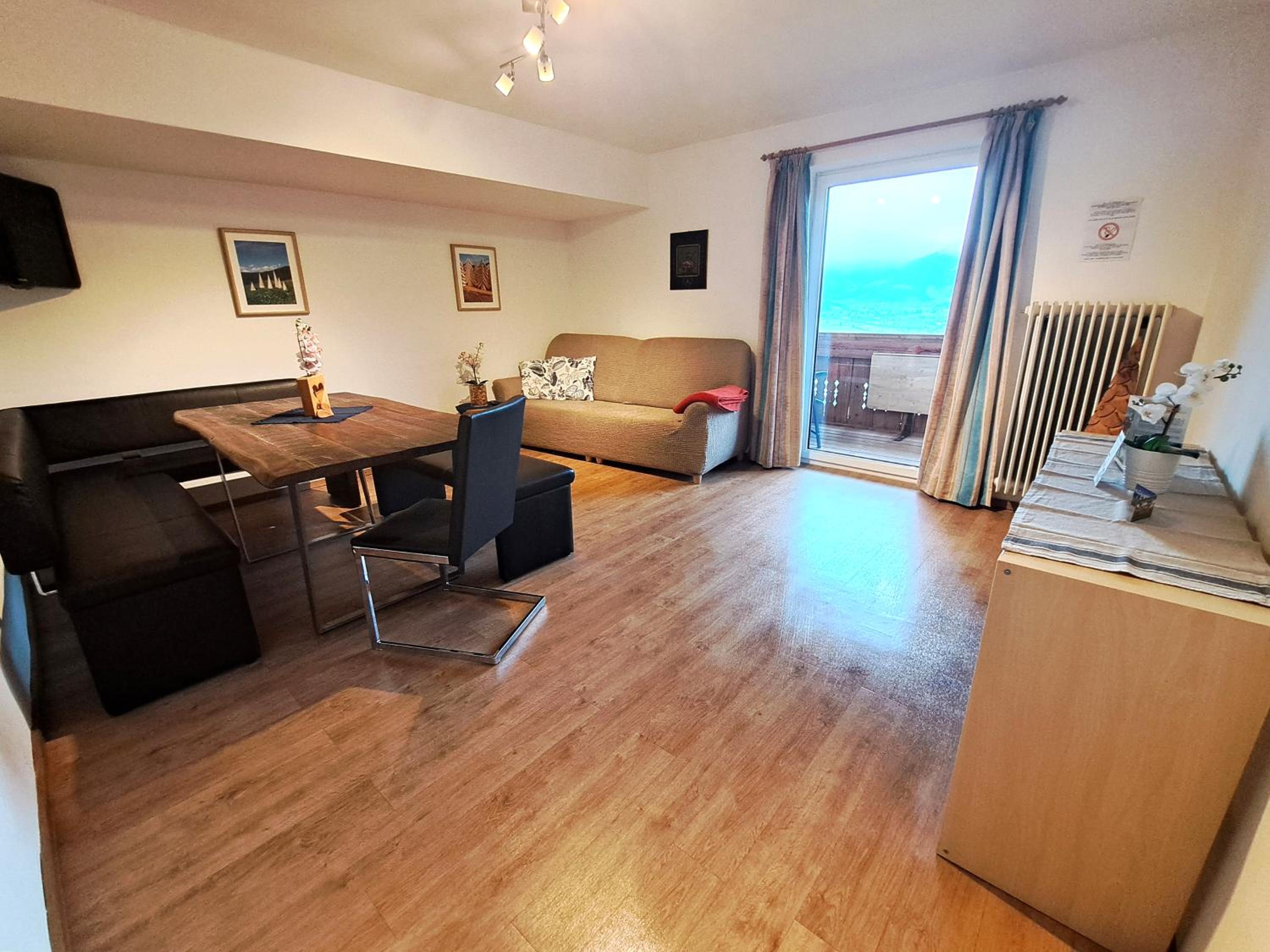 Apartment with Mountain View photo 2