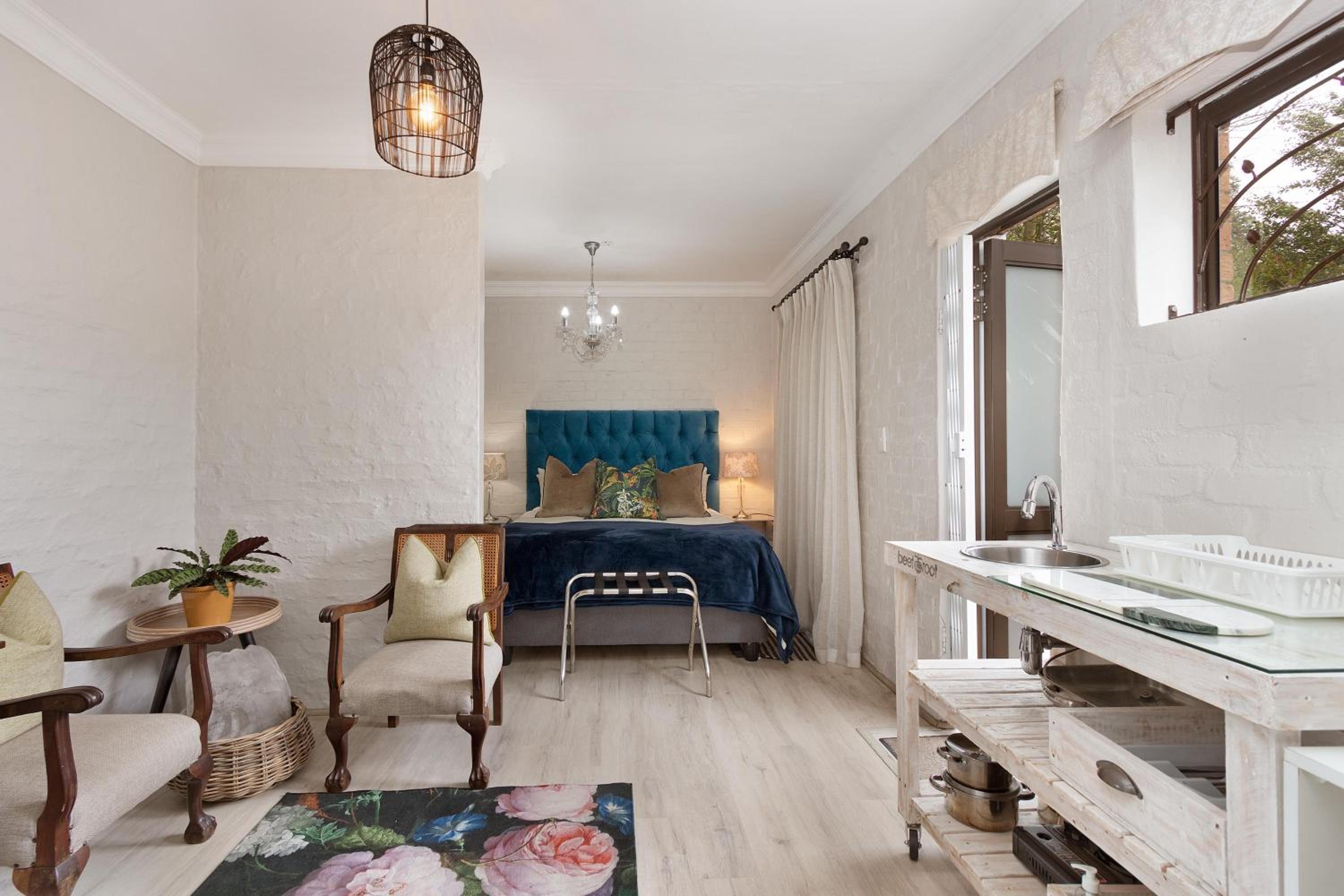 Studio Apartment photo 1