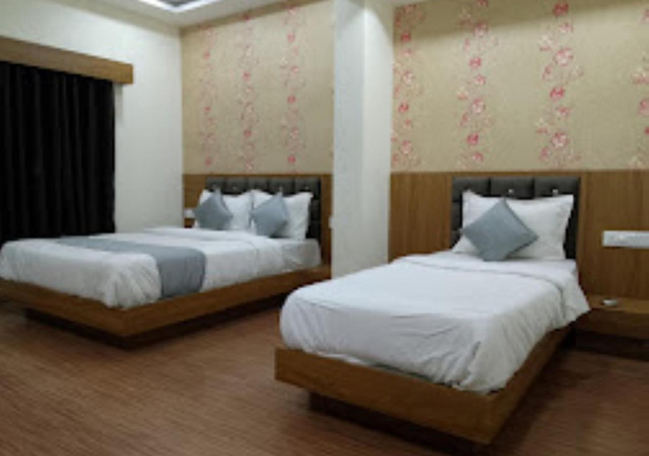 Deluxe King Room photo 1
