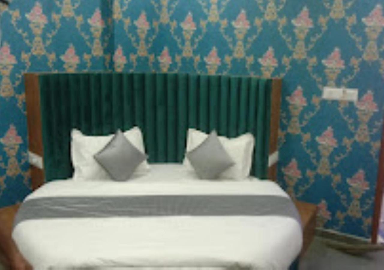 Deluxe King Room photo 3