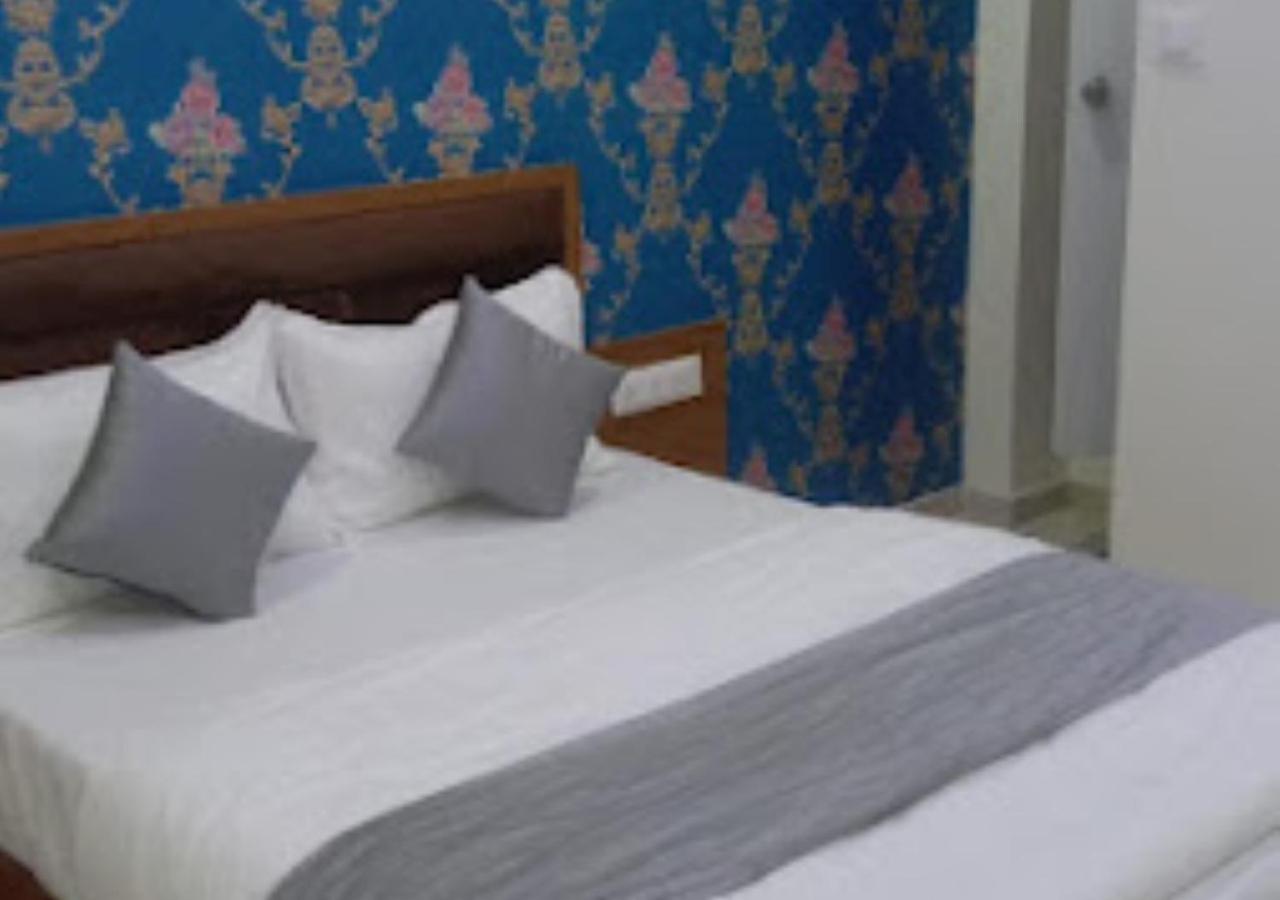 Deluxe King Room photo 2