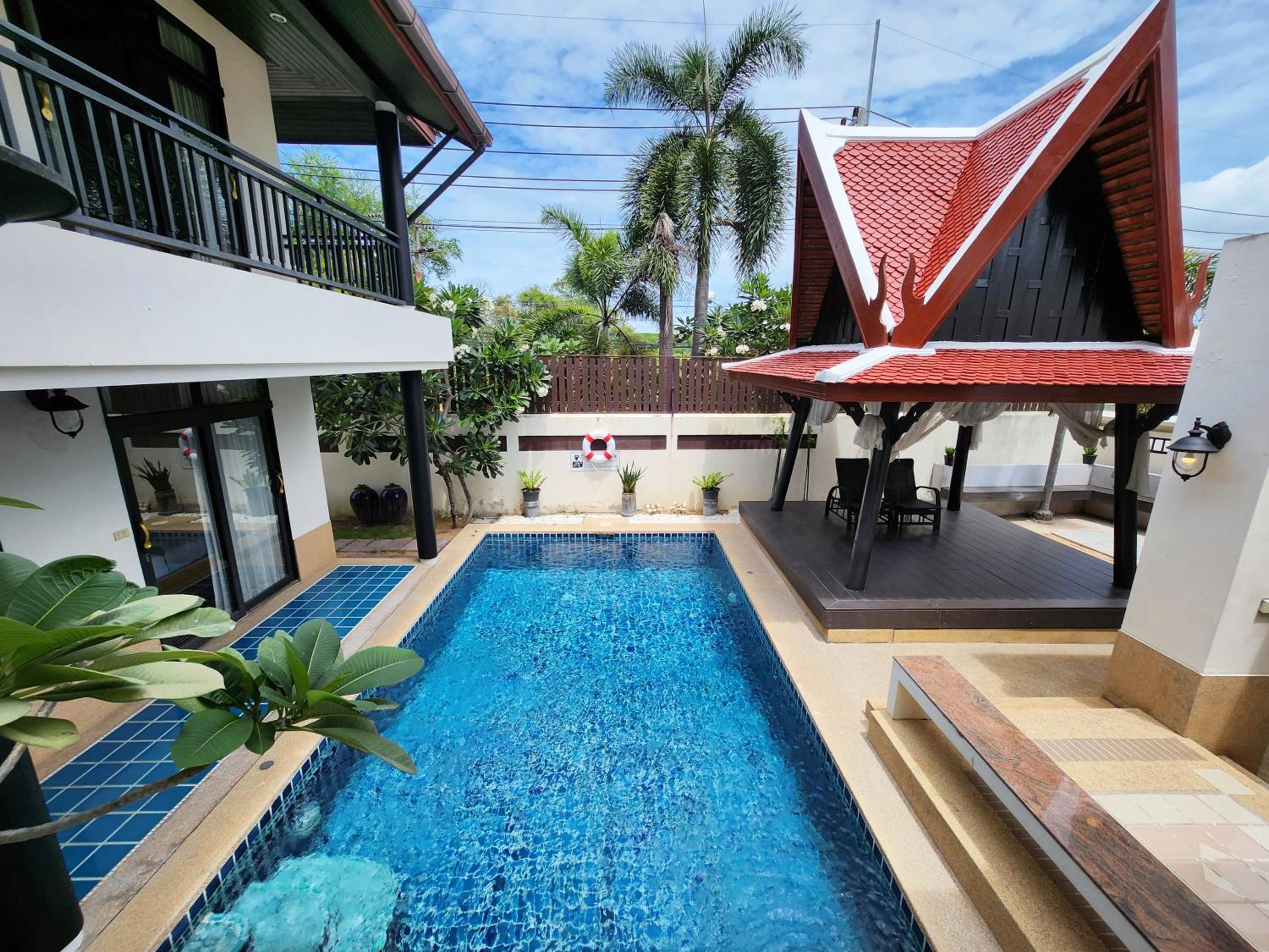 Villa with Private Pool - Photo 7