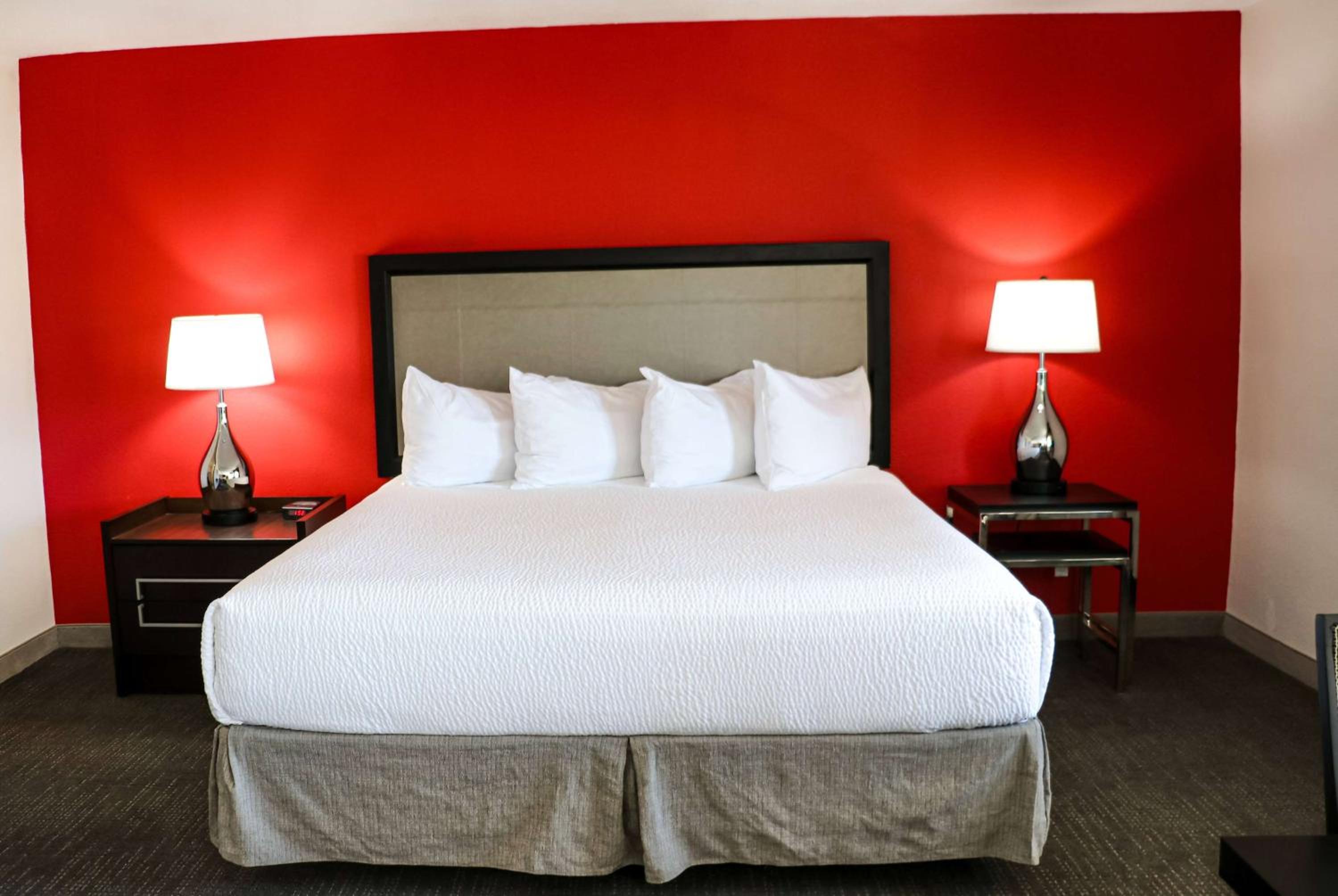 King Room - Non-Smoking - Photo 1