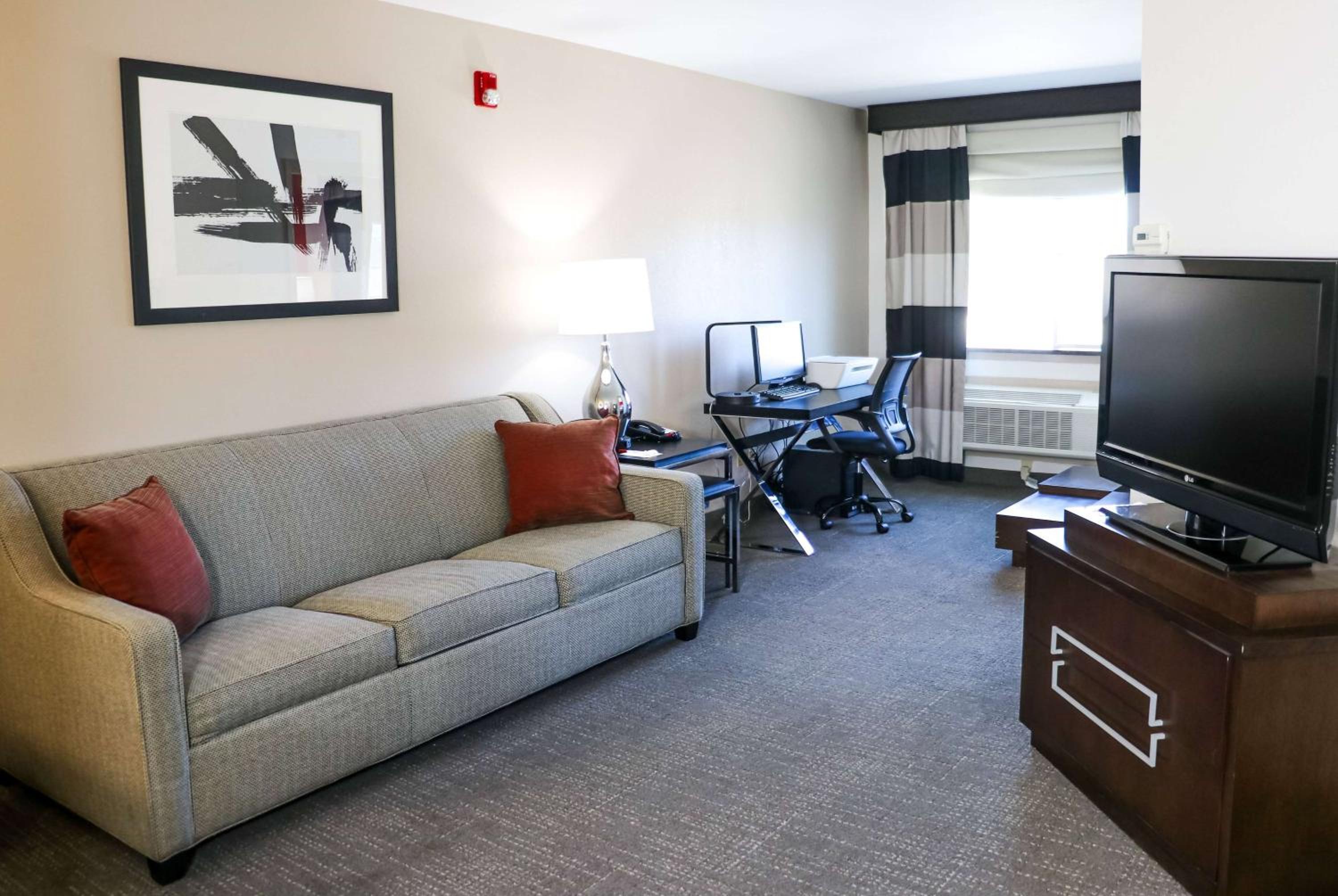 One-Bedroom King Suite - Non-Smoking - Photo 5