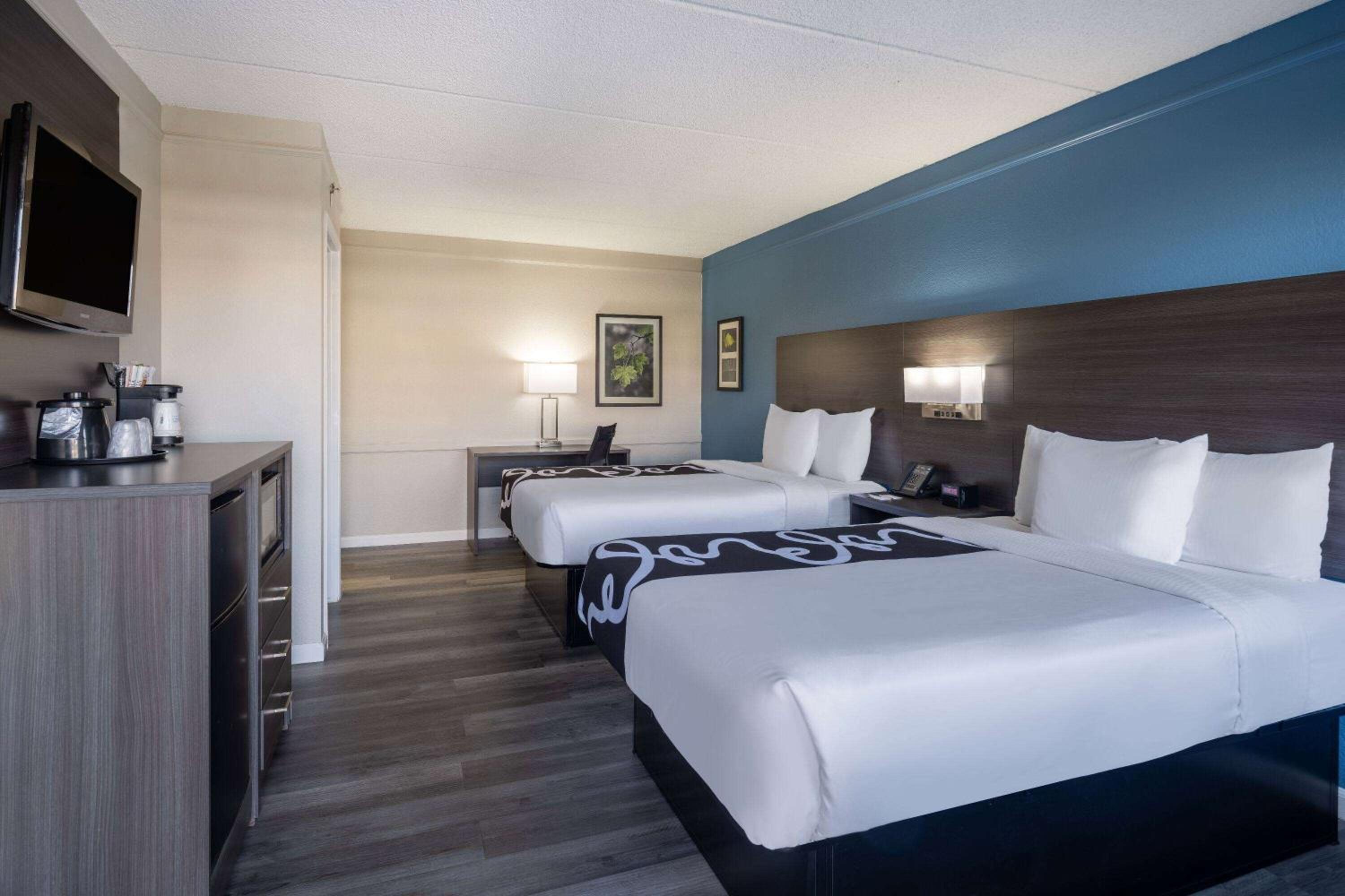 Double Room with Two Double Beds - Photo 1