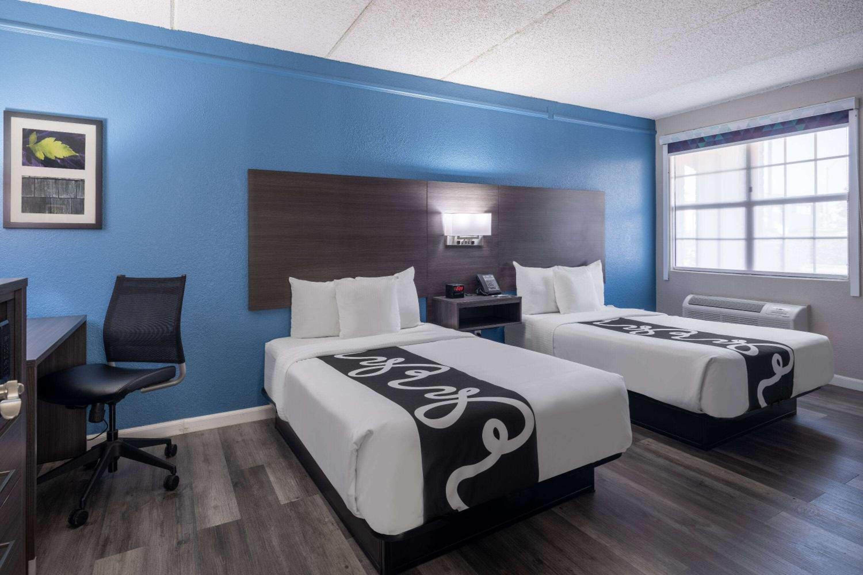 Double Room with Two Double Beds - Mobility Access/Non-Smoking - Photo 3
