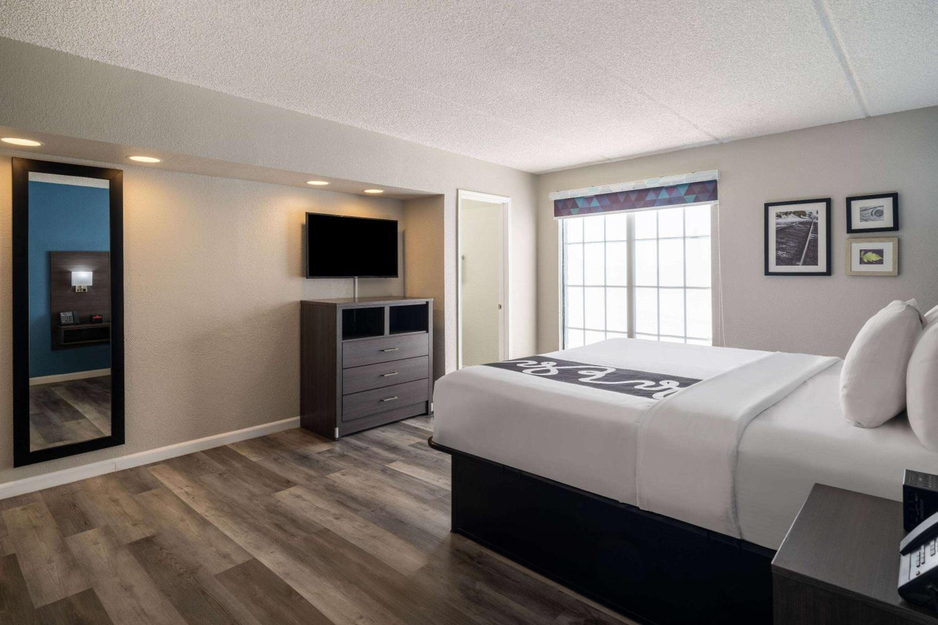King Suite - Photo 4