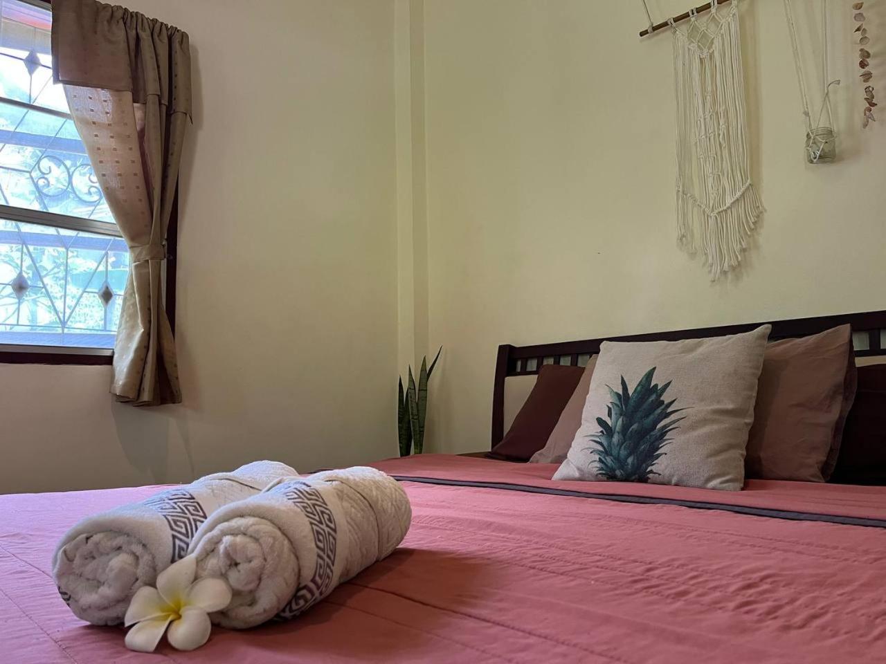 One-Bedroom House photo 1