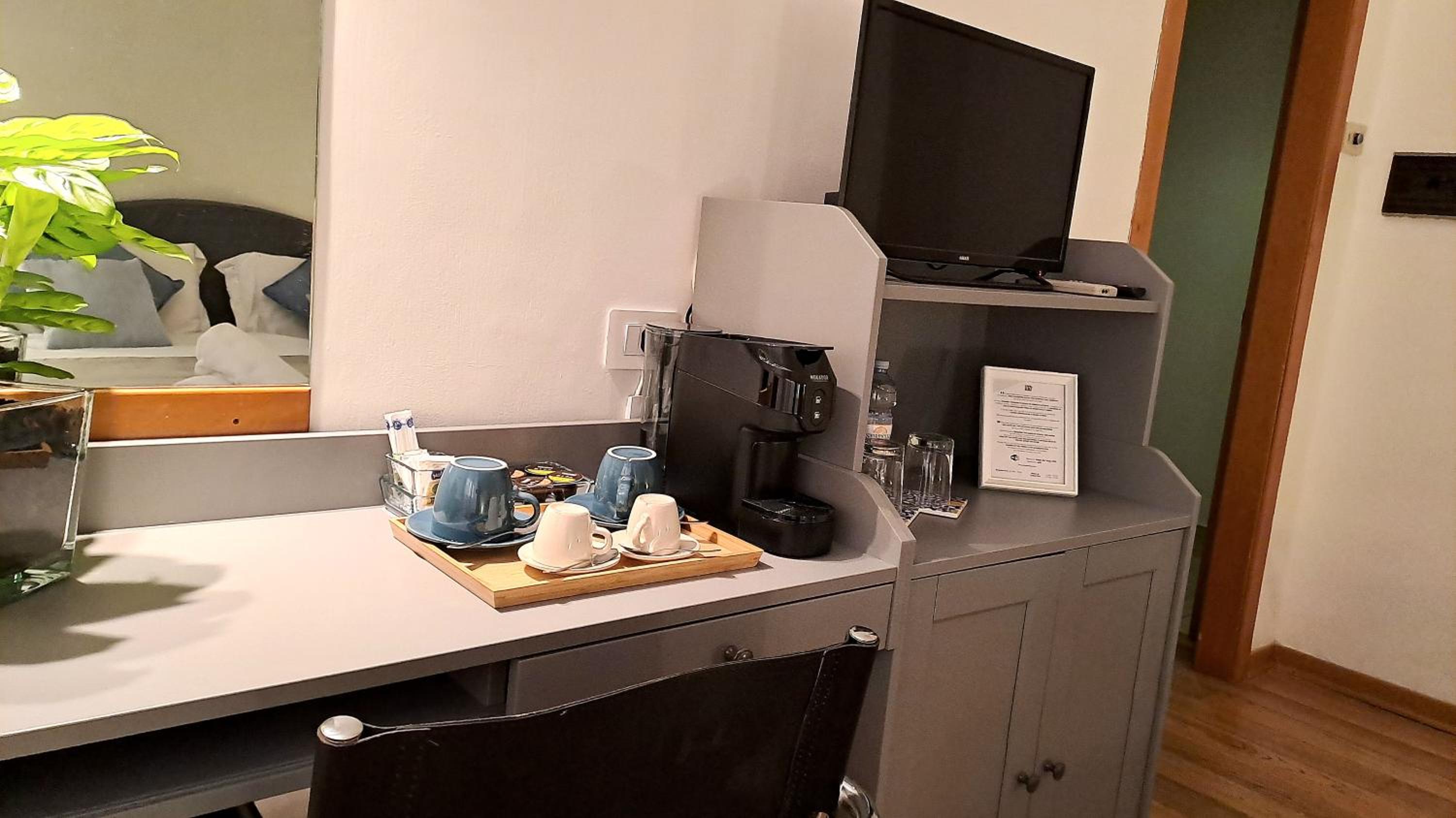 Double or Twin Room - Photo 16