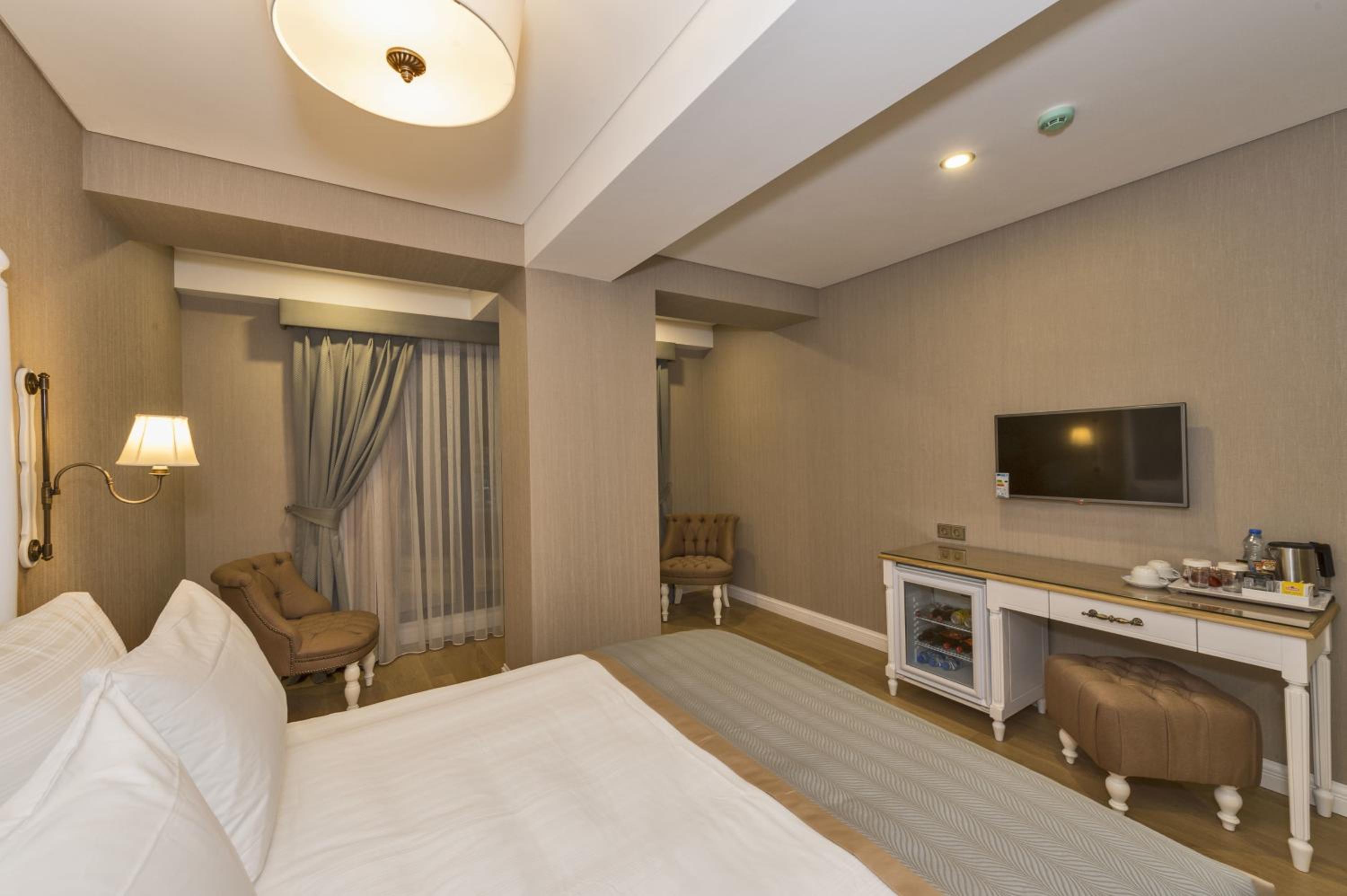 Double Room - Disability Access photo 3