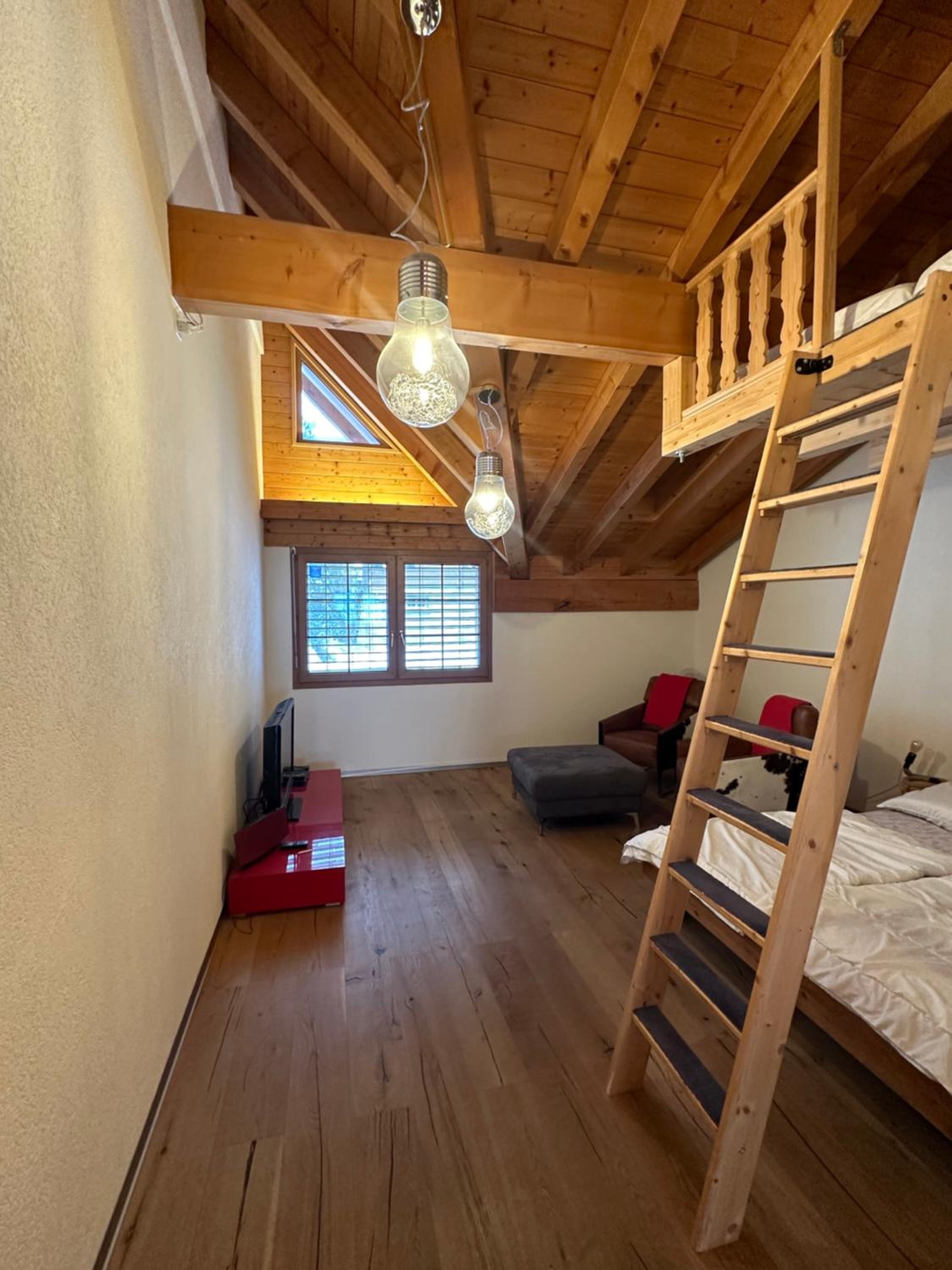 One-Bedroom Apartment photo 1