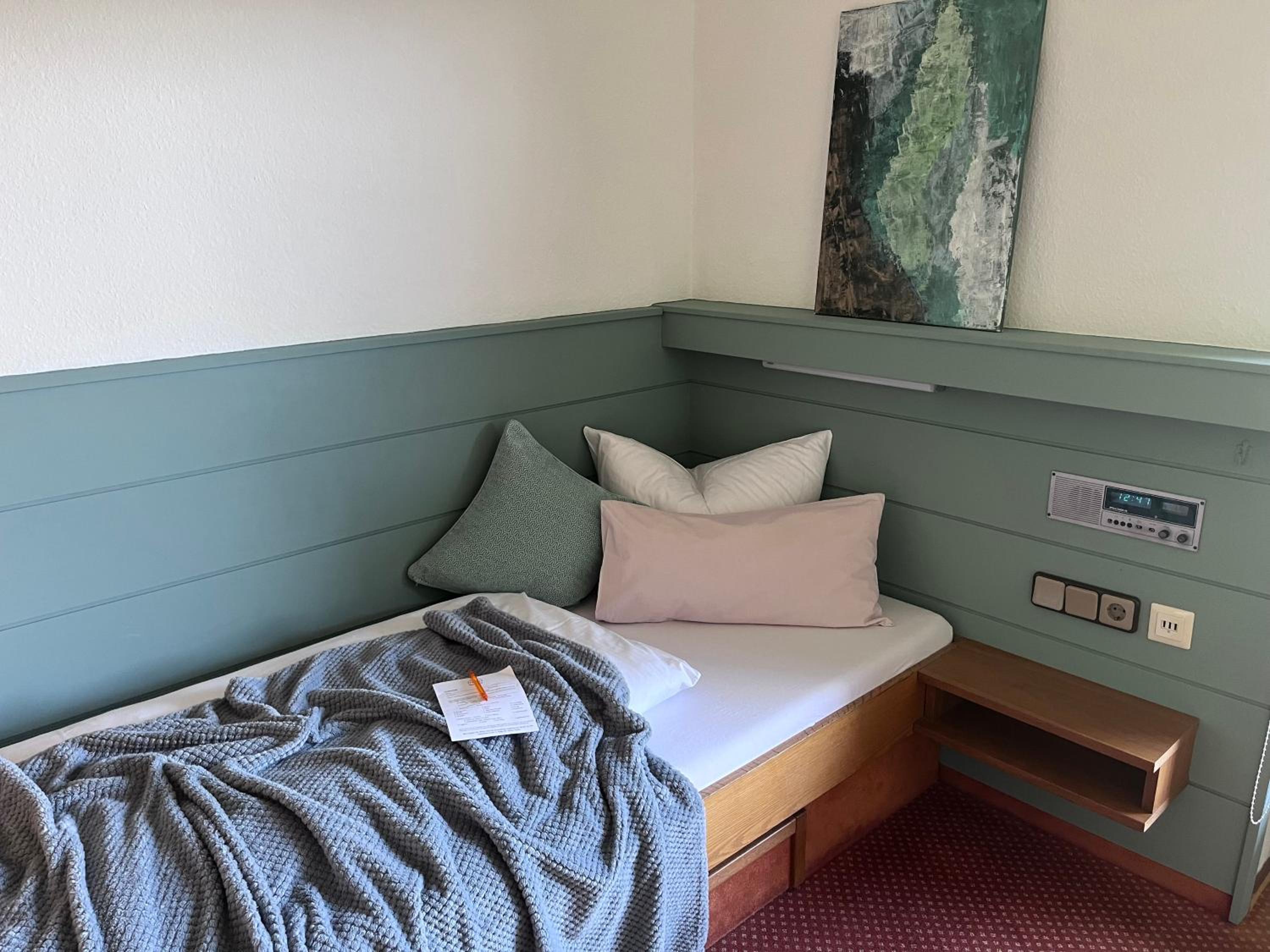 Single Room photo 2