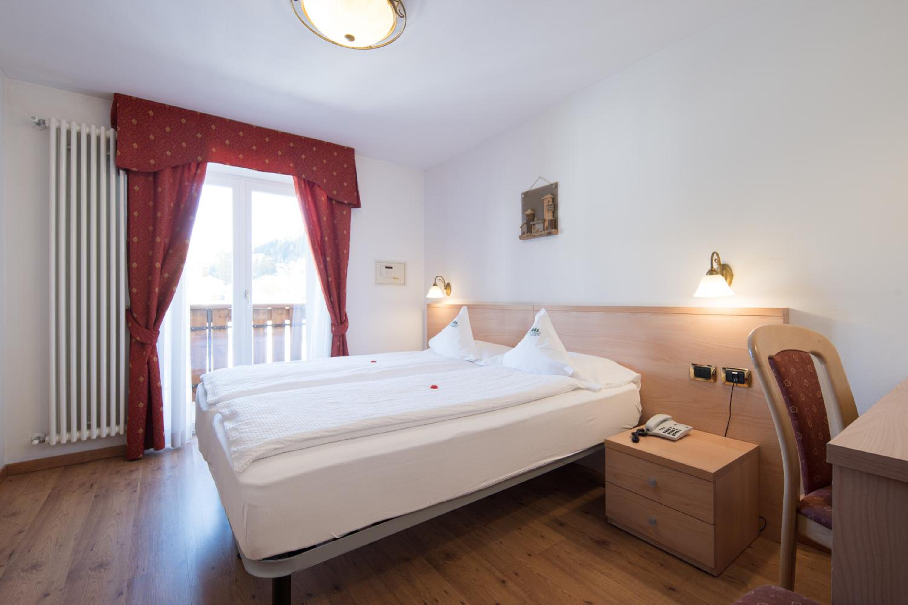 Standard Double or Twin Room photo 2