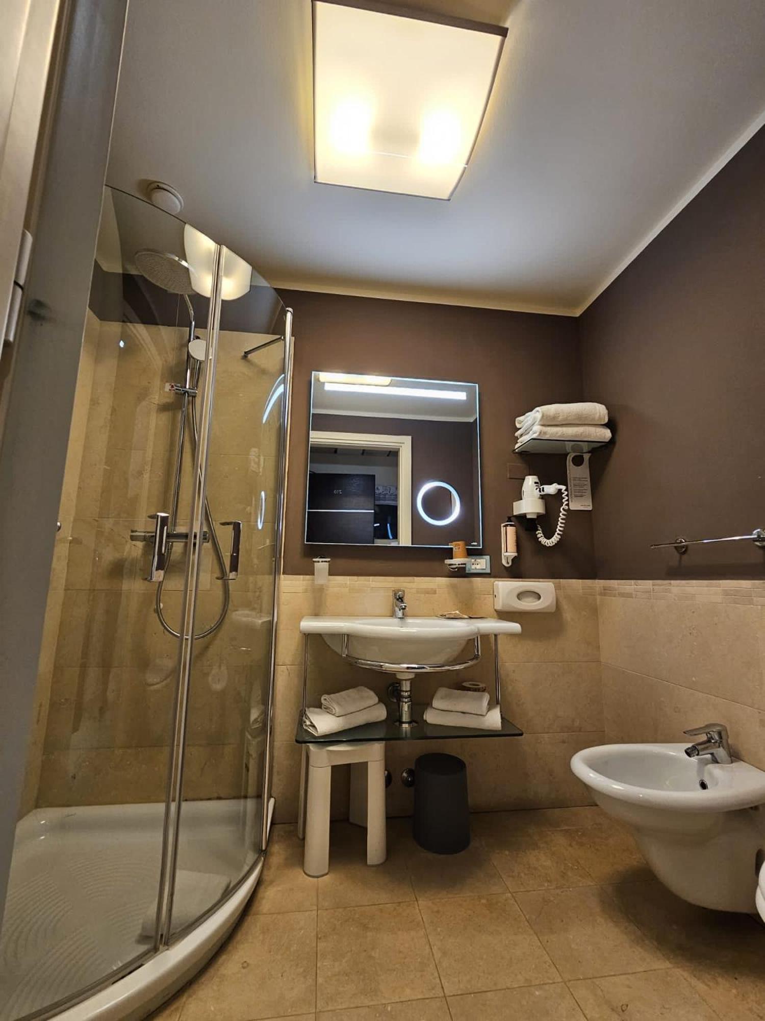 Privilege Double Room with Balcony and Sea View - Photo 3