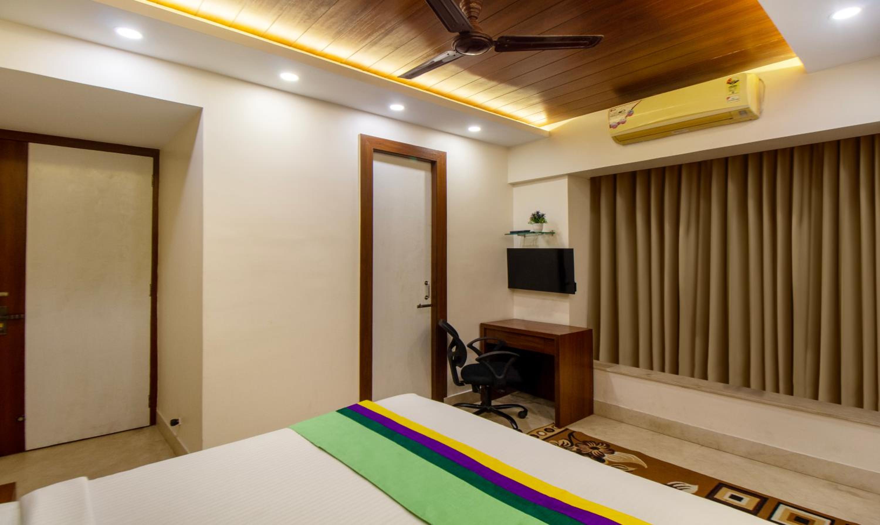 Standard Room - Photo 11