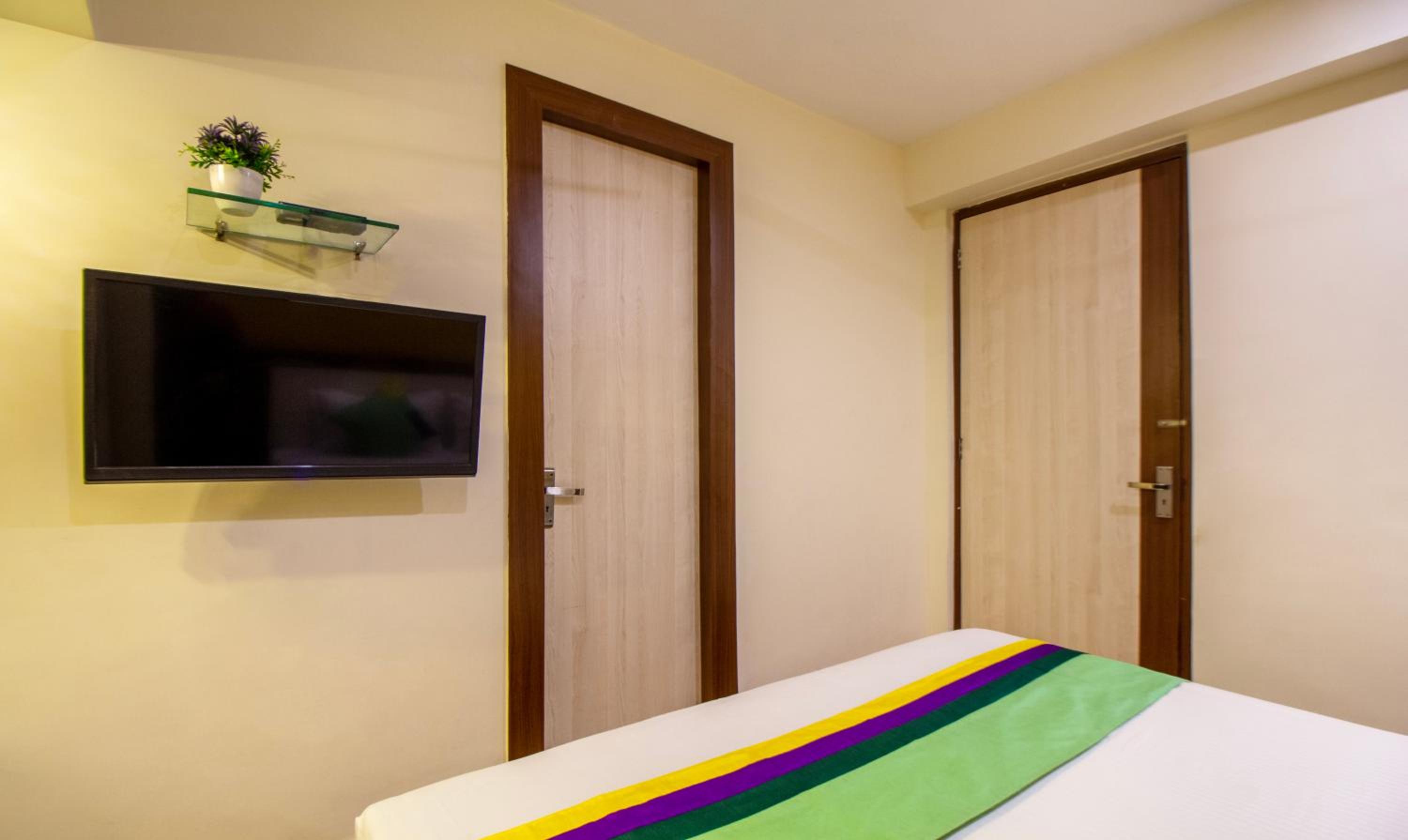 Economy Room - Photo 8