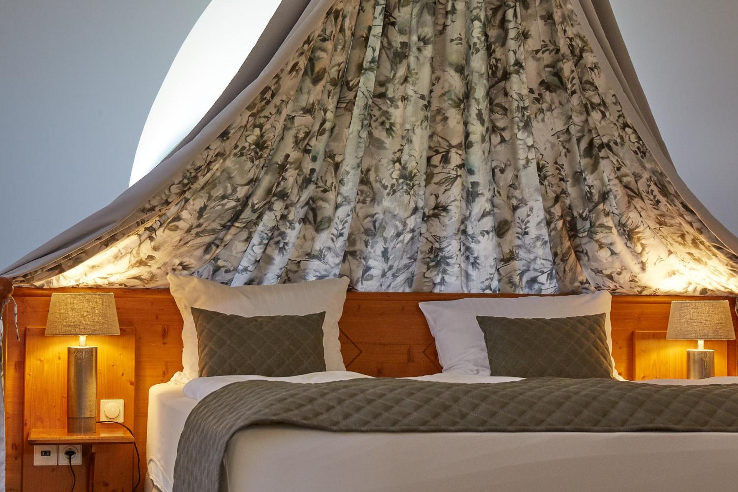 Romantic Suite - Photo 4