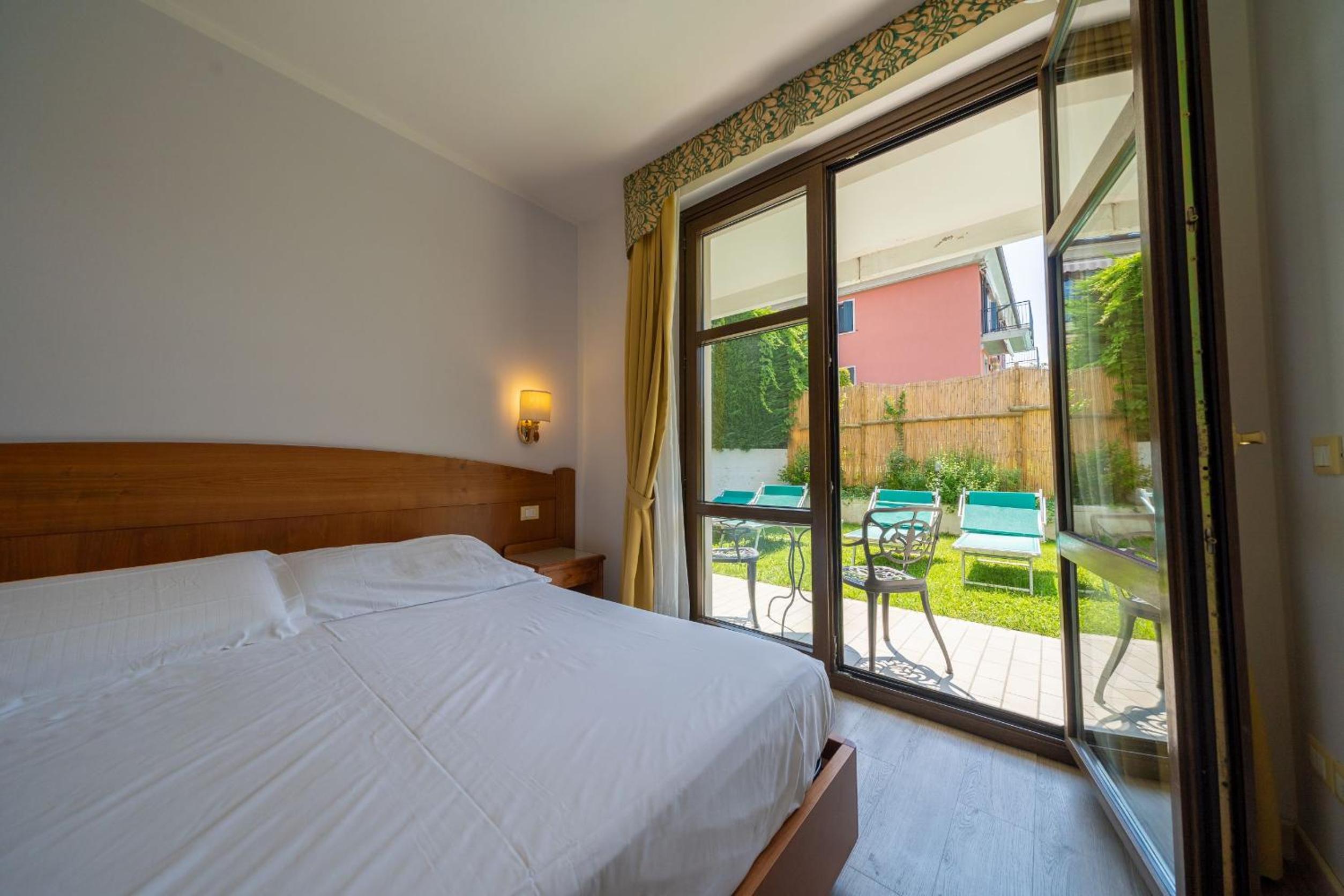 Superior Double or Twin Room with Garden View photo 1