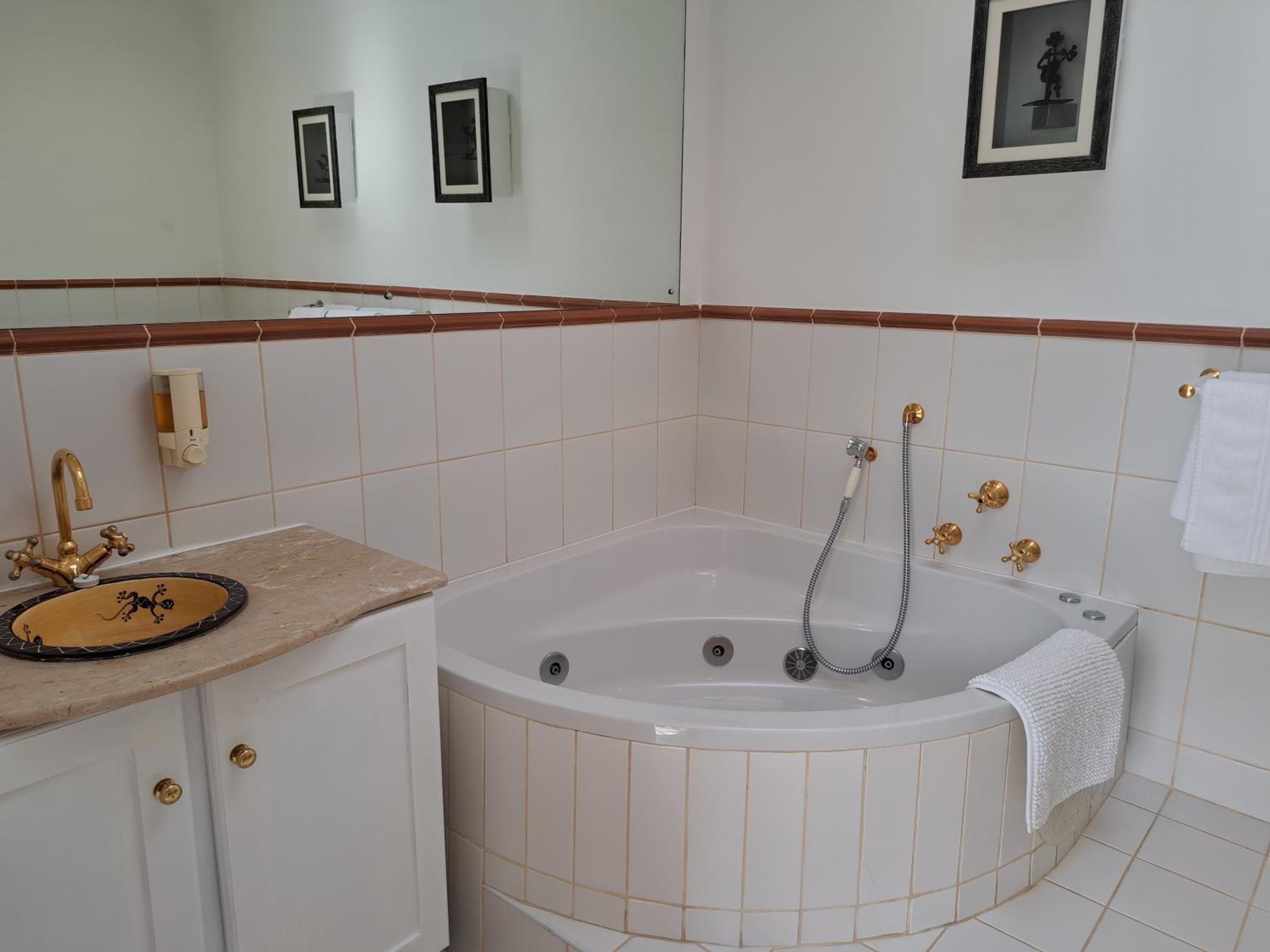 Twin/Double Room - Photo 4