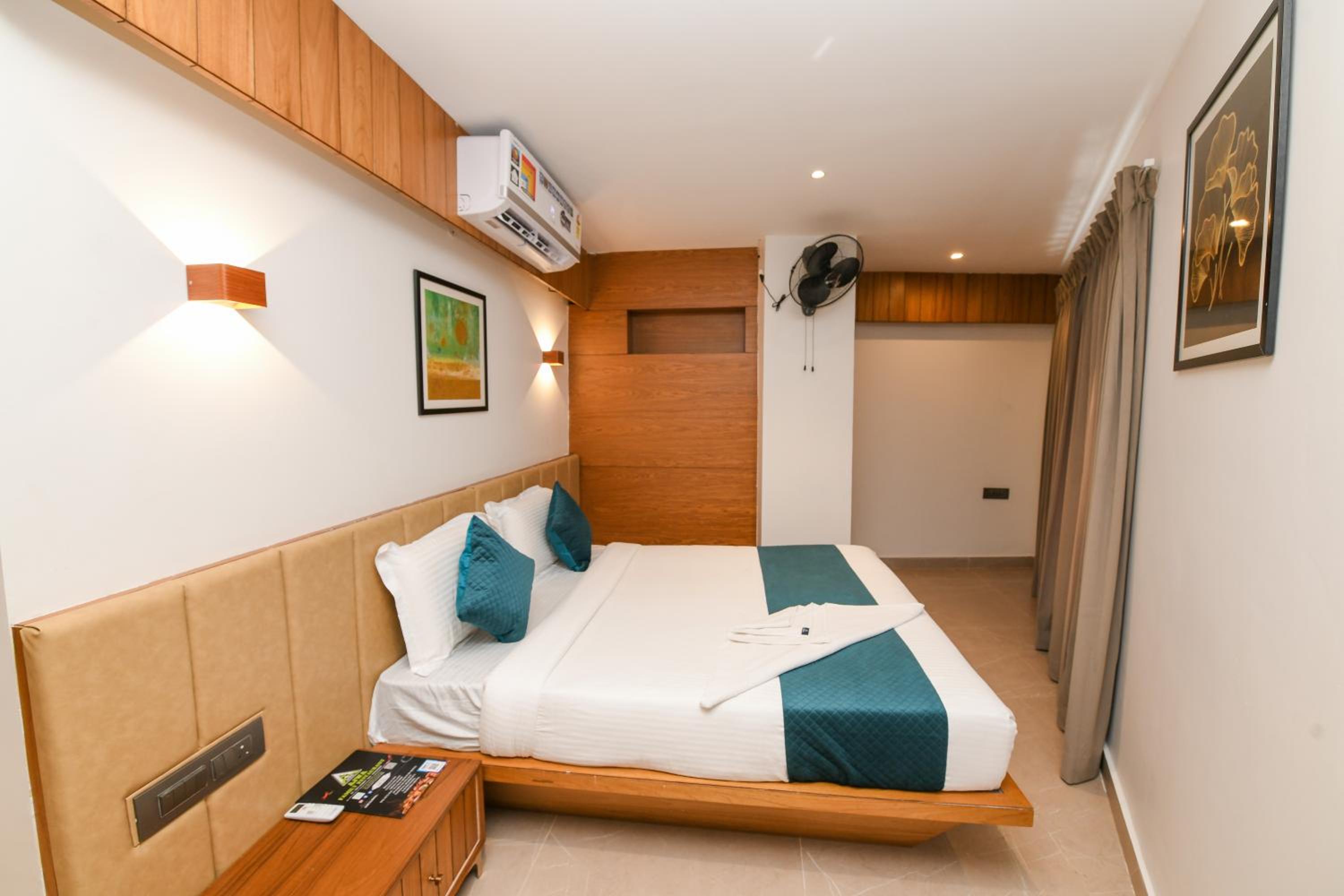 Deluxe Room - Photo 2