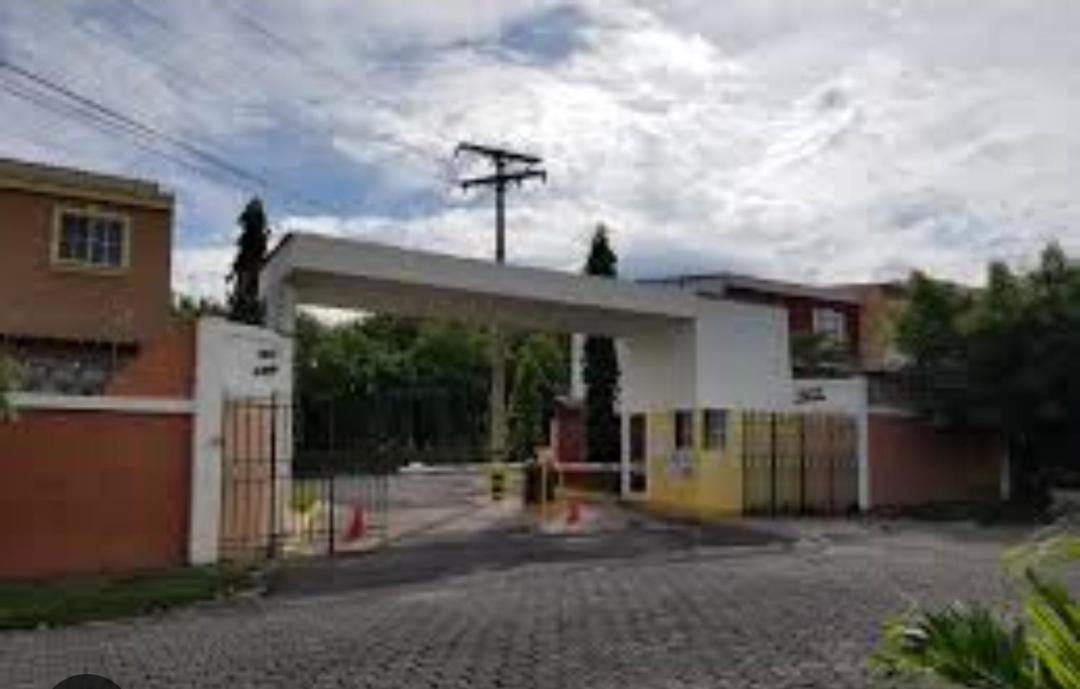 Three-Bedroom House photo 3