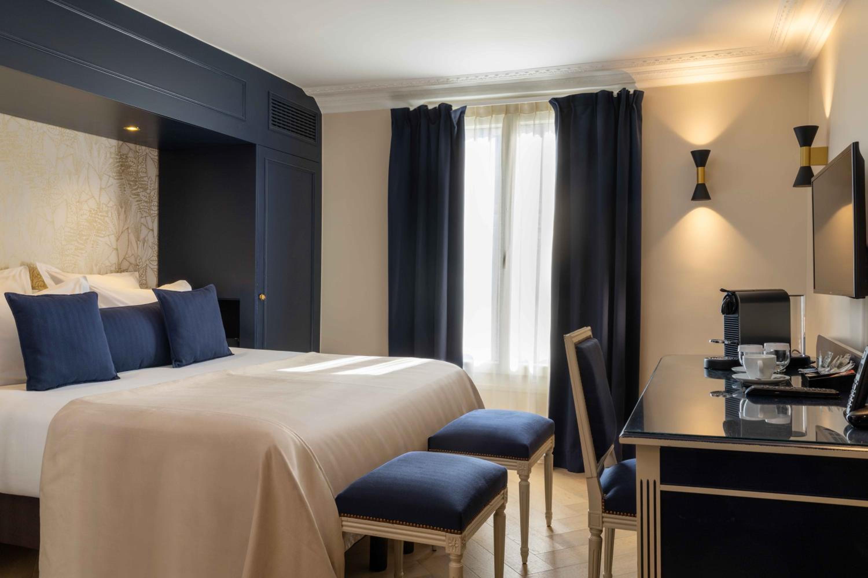 Superior Double or Twin Room photo 3
